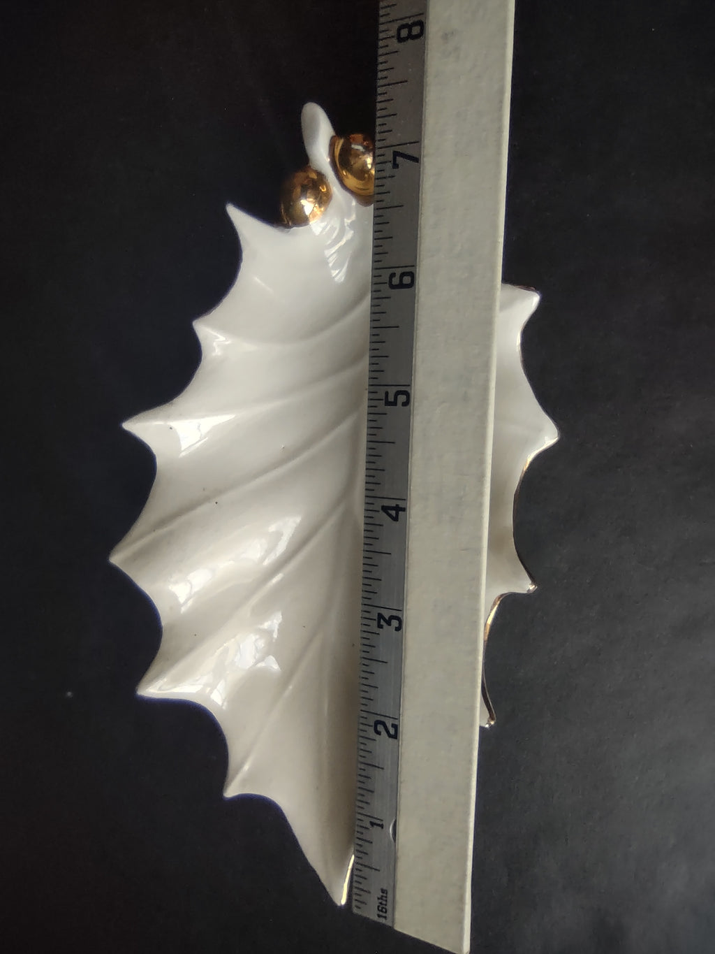 Vintage Three 3 x Ceramic White Gold Holly Leaf Dish (lot 1162)