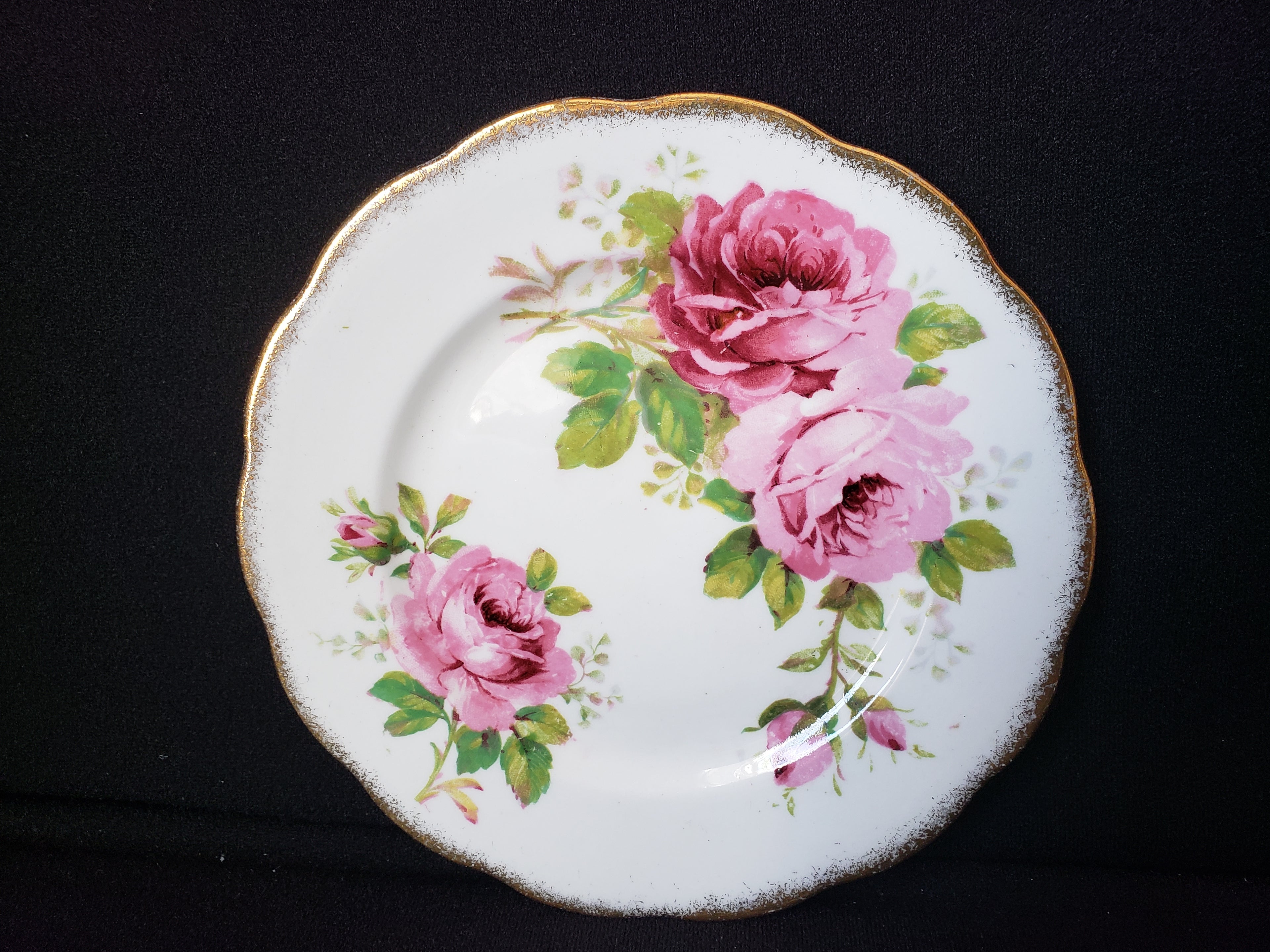 Vintage Royal Albert American Beauty Dessert or Bread Plate 6-1/4" (lot 2047)