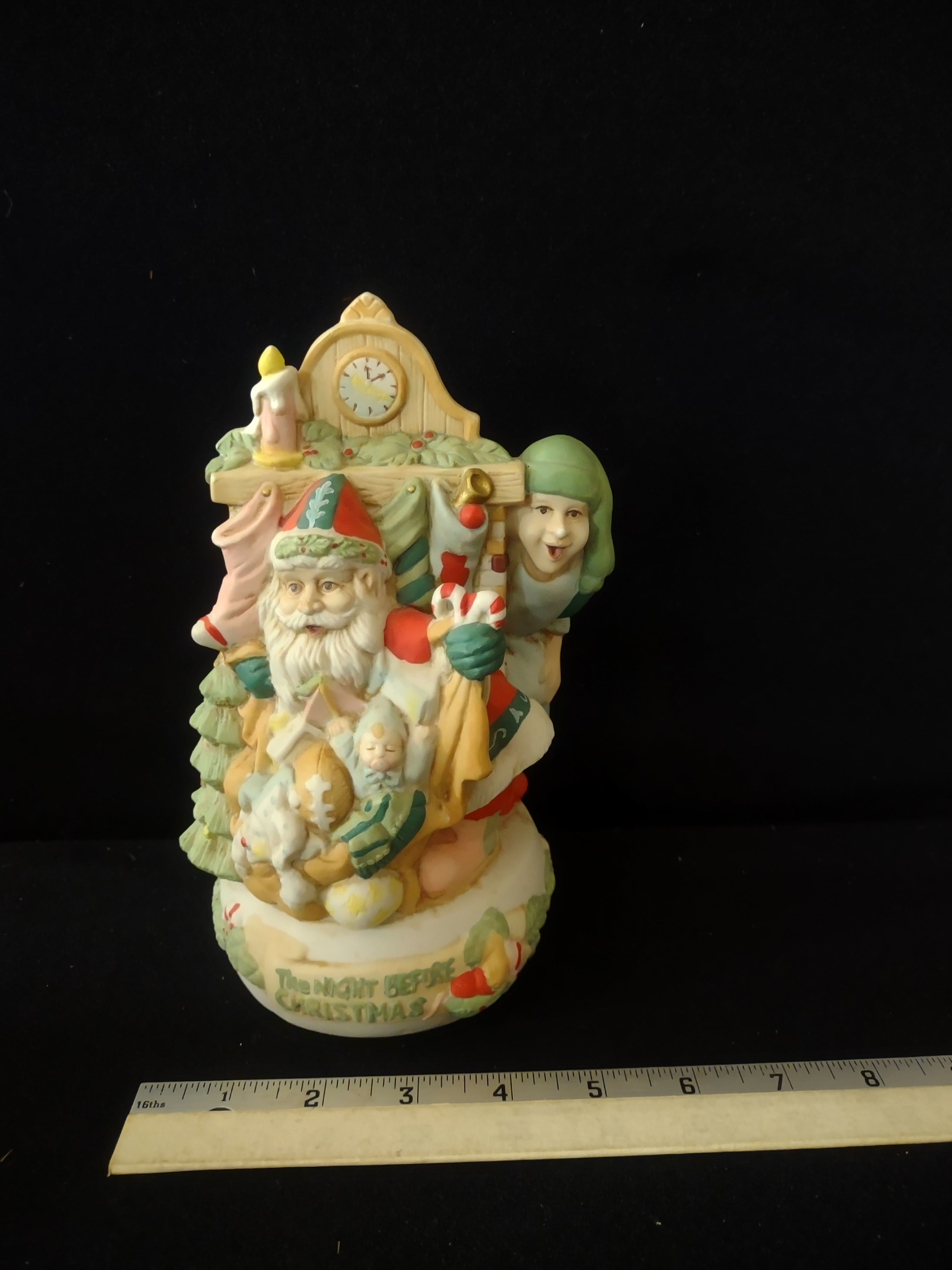 Vintage Porcelain Music Box Plays Santa Claus Is Coming To Town (Lot 3553)