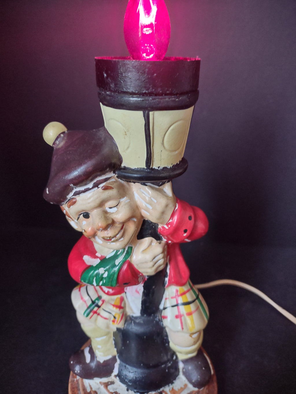 Vintage Lamp Post Scottish Drunk Man NO Shade Peeling Paint (lot 2585)