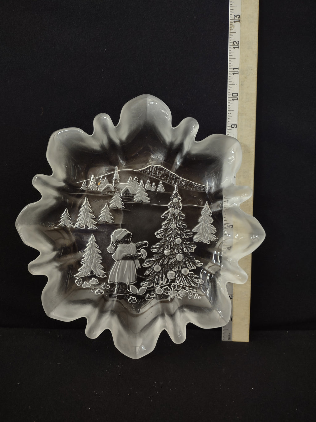 Vintage Mikasa Christmas Story 9 3/4" Bon Bon Plate Child Tree (Lot 3637)
