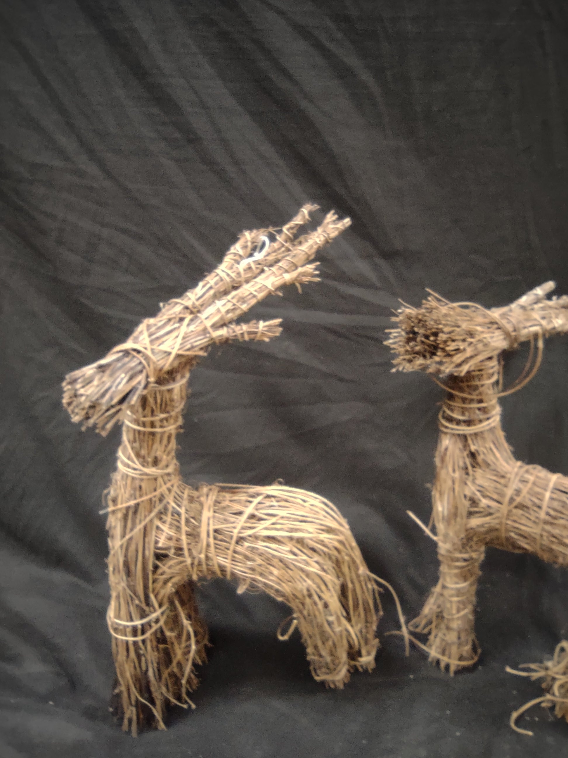 Christmas Grapevine Twig Reindeer Handcrafted Primitive Rustic 18" (lot 1315)