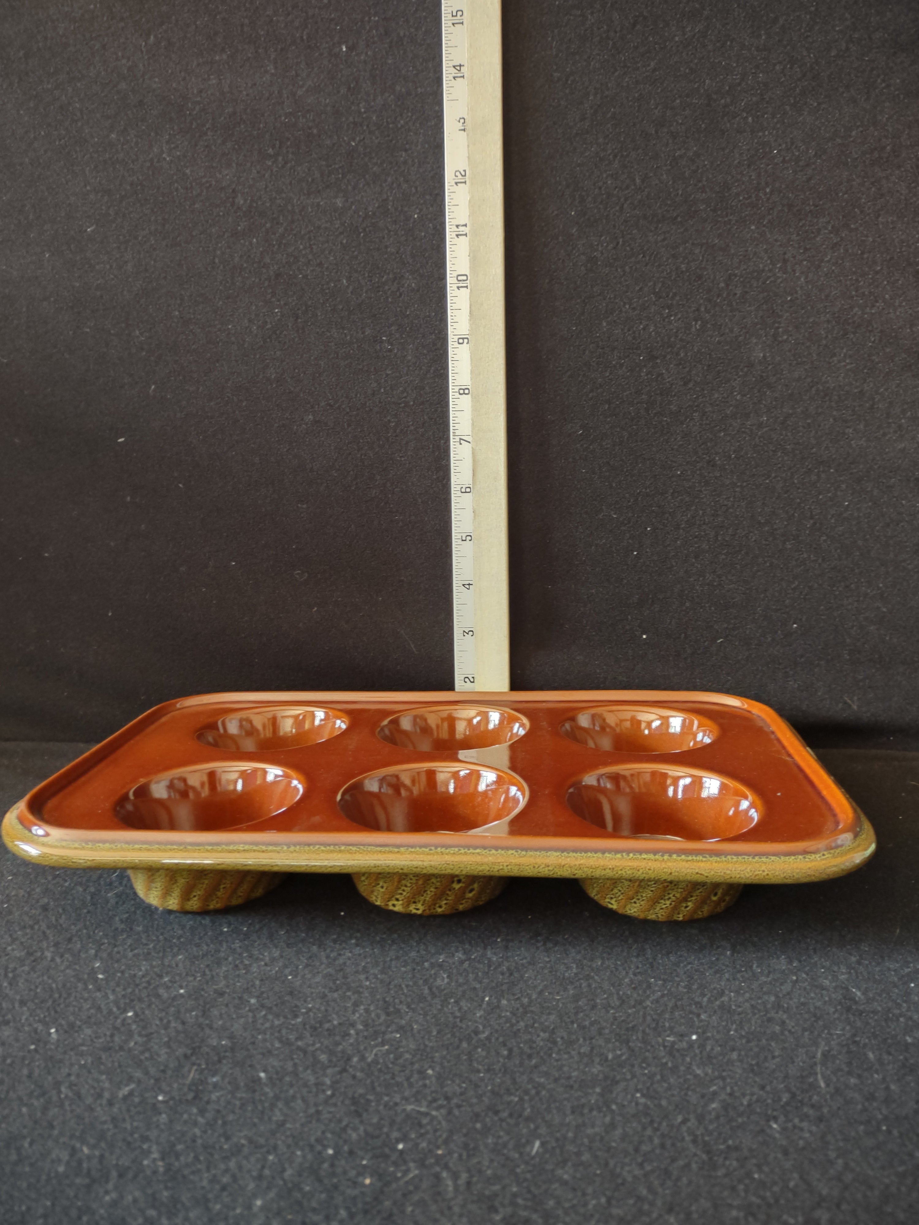 Paula Dean 6 Cup Stoneware Muffin Pan Green Brown (Lot 5311)