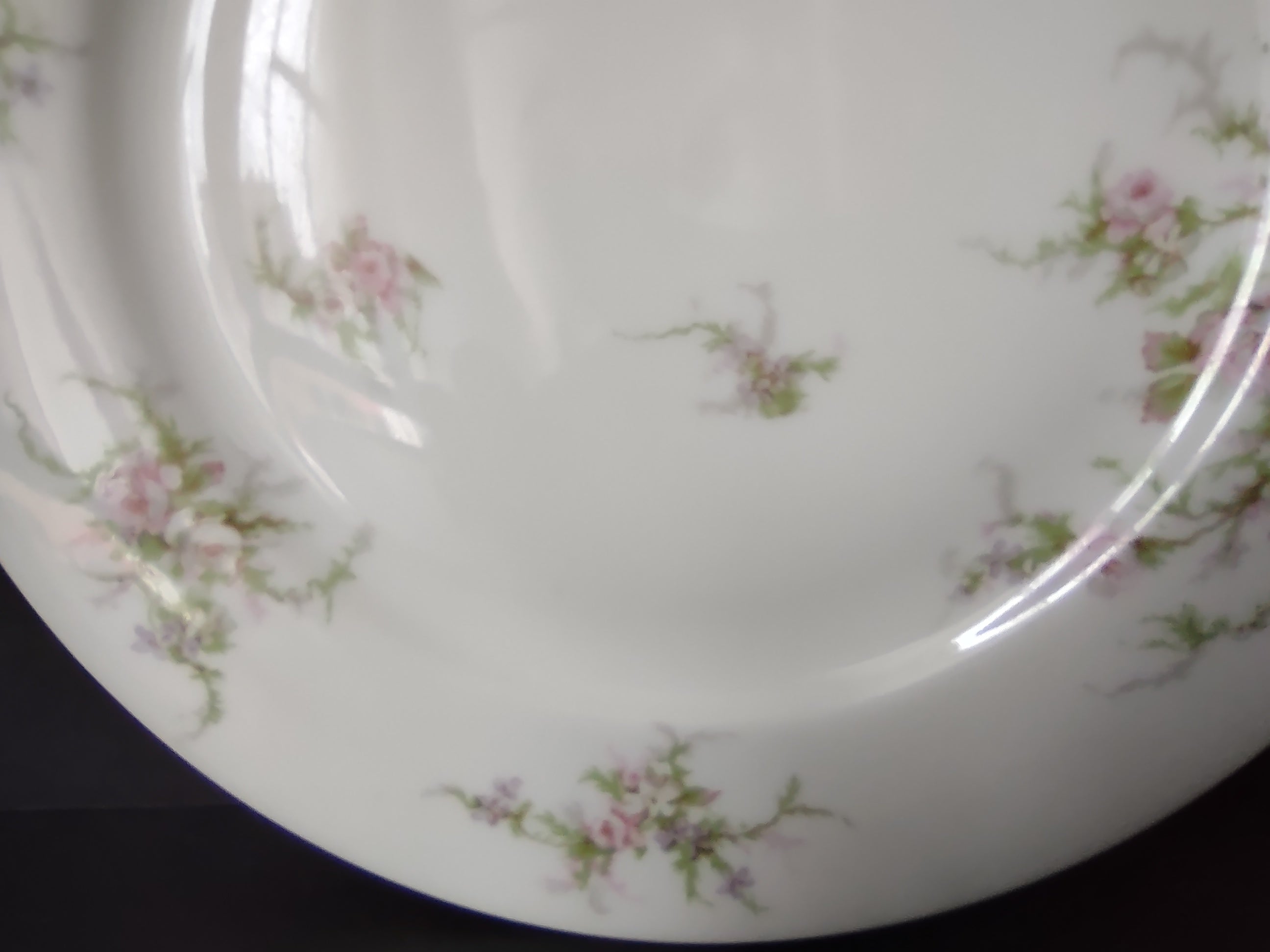 Haviland Limoges Dinner Plate 9-3/4" Pink White Cabbage Rose Moss (lot 909)