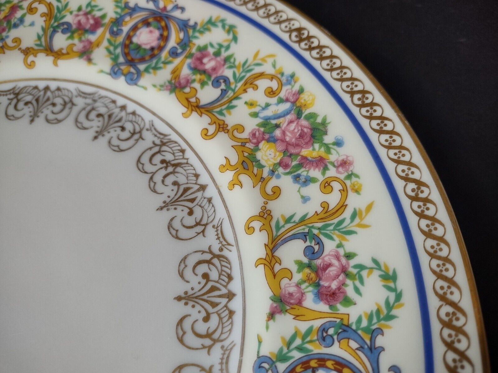 Ahrenfeldt Limoges Gold Trim Ornate Design Blue Dinner Plate 10-7/8" (lot 641)