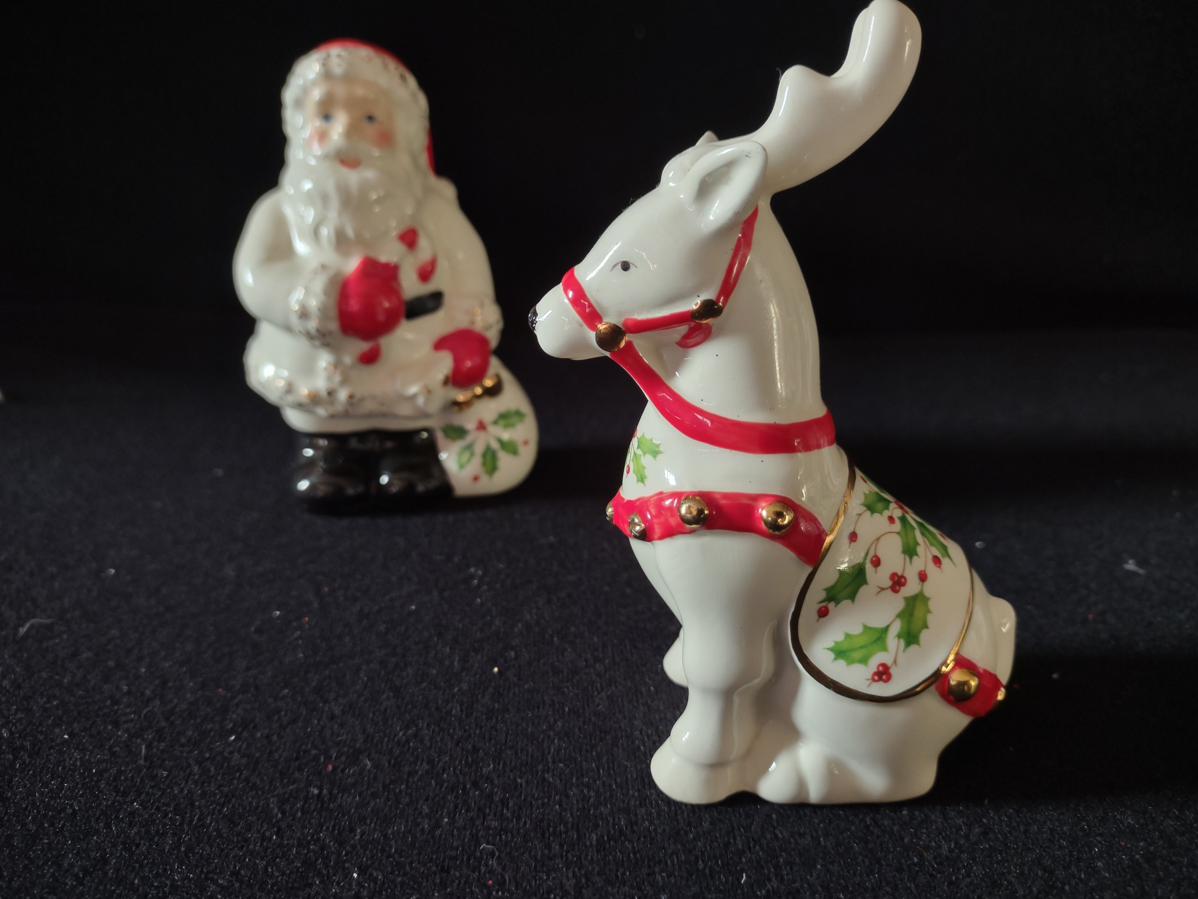 Vintage Lenox Christmas Salt Pepper Shaker IMPERFECT (lot 3420)