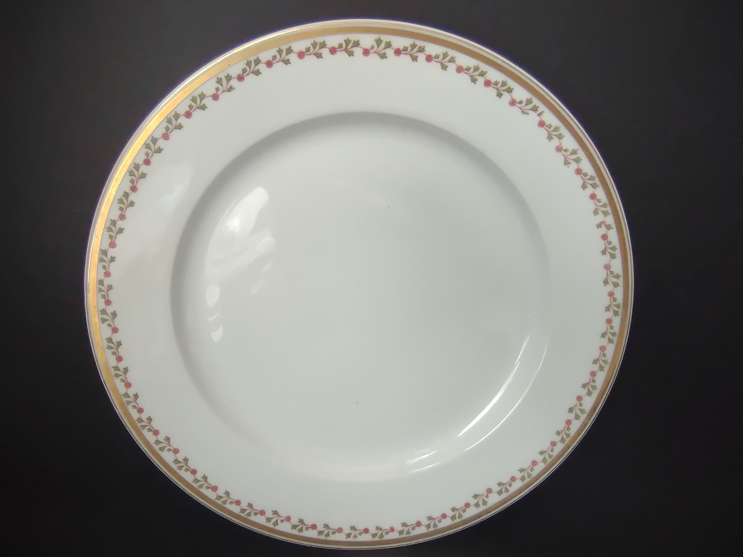 Old Abbey France Limoges Dinner & Dessert/Salad Plate Clover Gold Trim (lot 863)