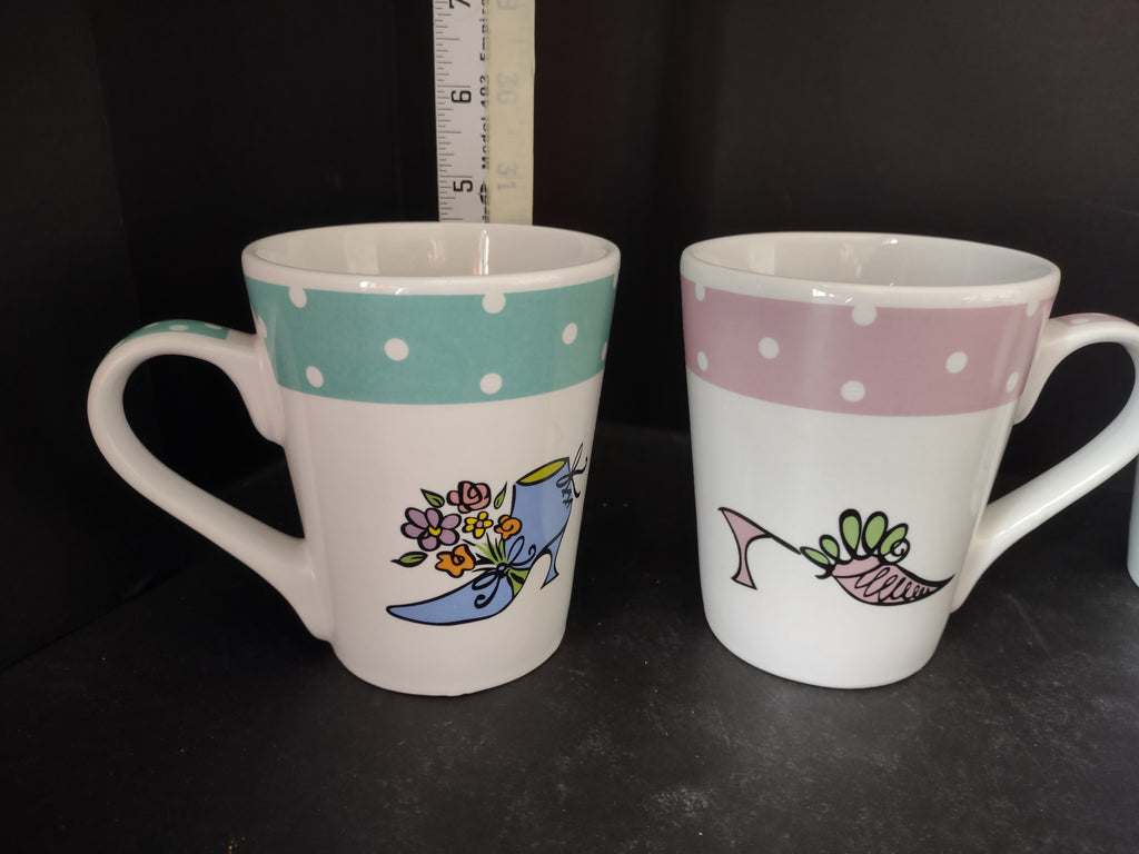 Set of 4 Latte Mugs with Shoe Design Polka Dot (lot 5259)