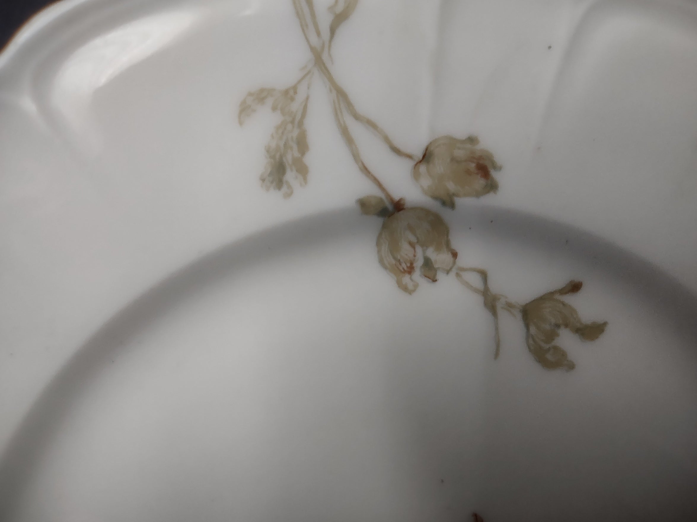 Antique 1889 Haviland Limoges Blue Red Flower Dessert/Salad Plate (lot 948)