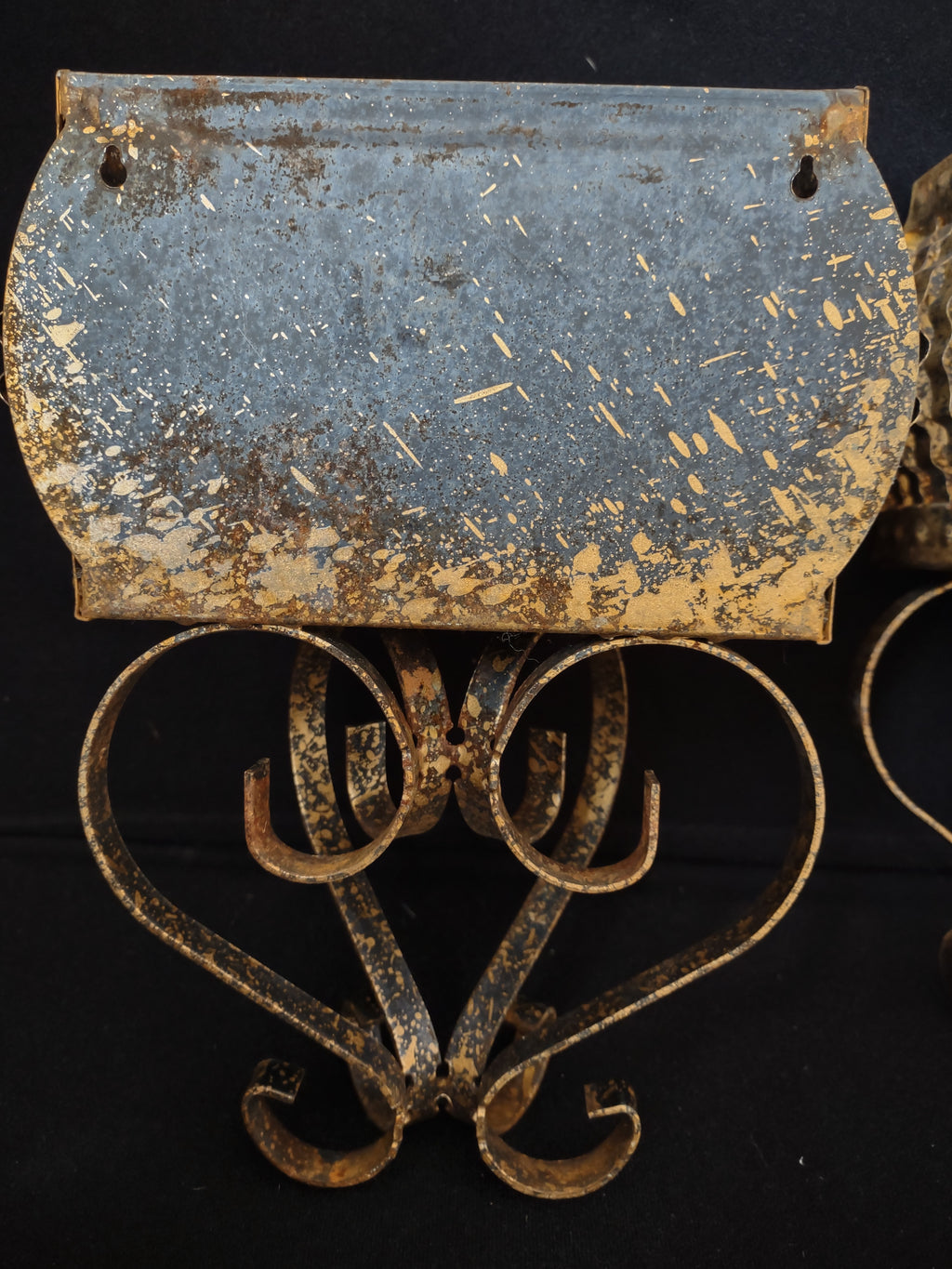 Gold Metal Wall Hanging Pocket Planter Home Interiors x 2 Some RUST (lot 2519c)