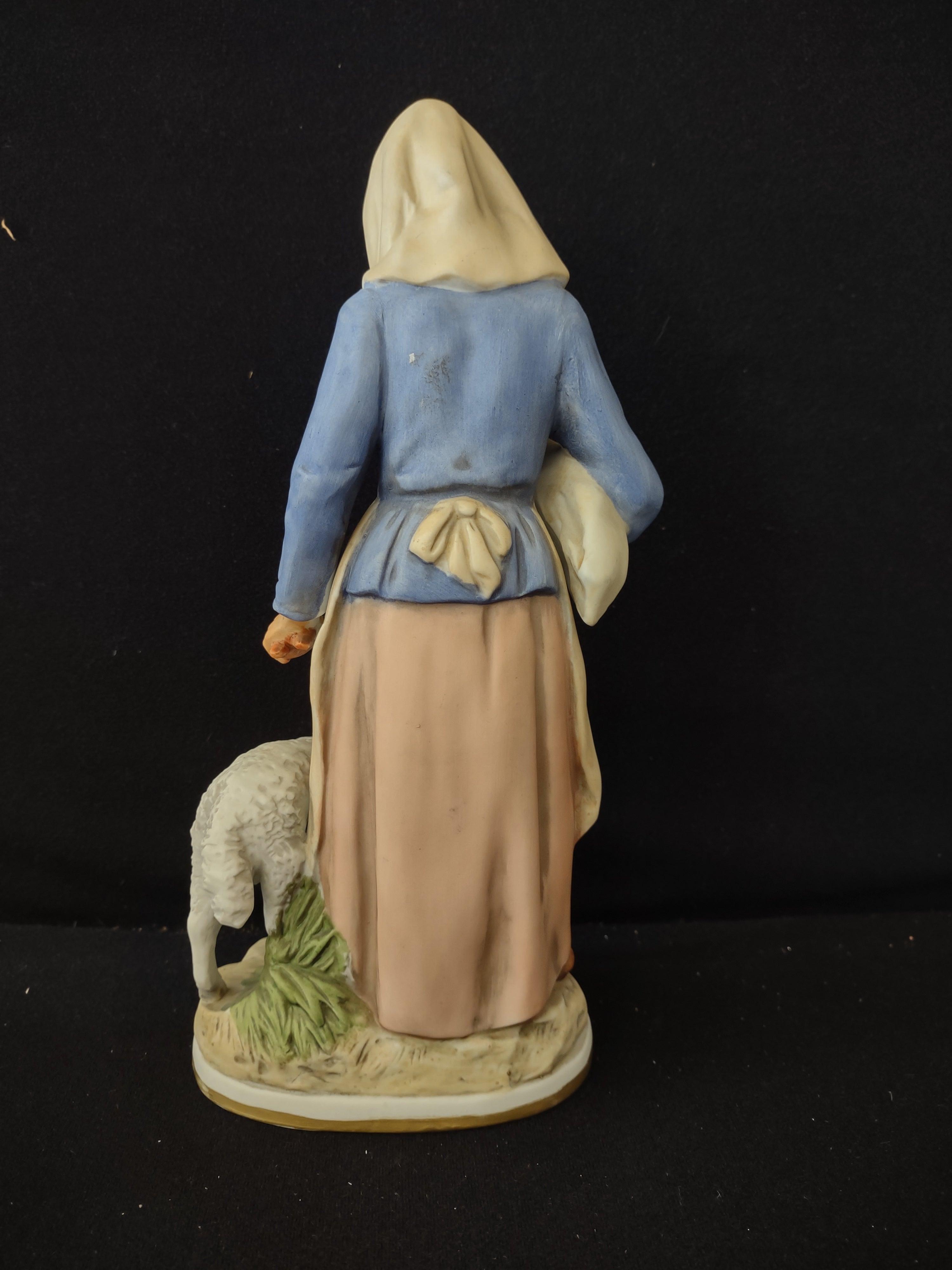 Vintage Homco Ceramic Farmer Woman Feeding Sheep (Lot 3921)