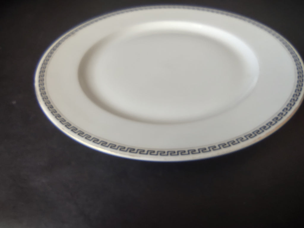 T & V Limoges France Dinner Plate Gold Black Decor (lot 1068)