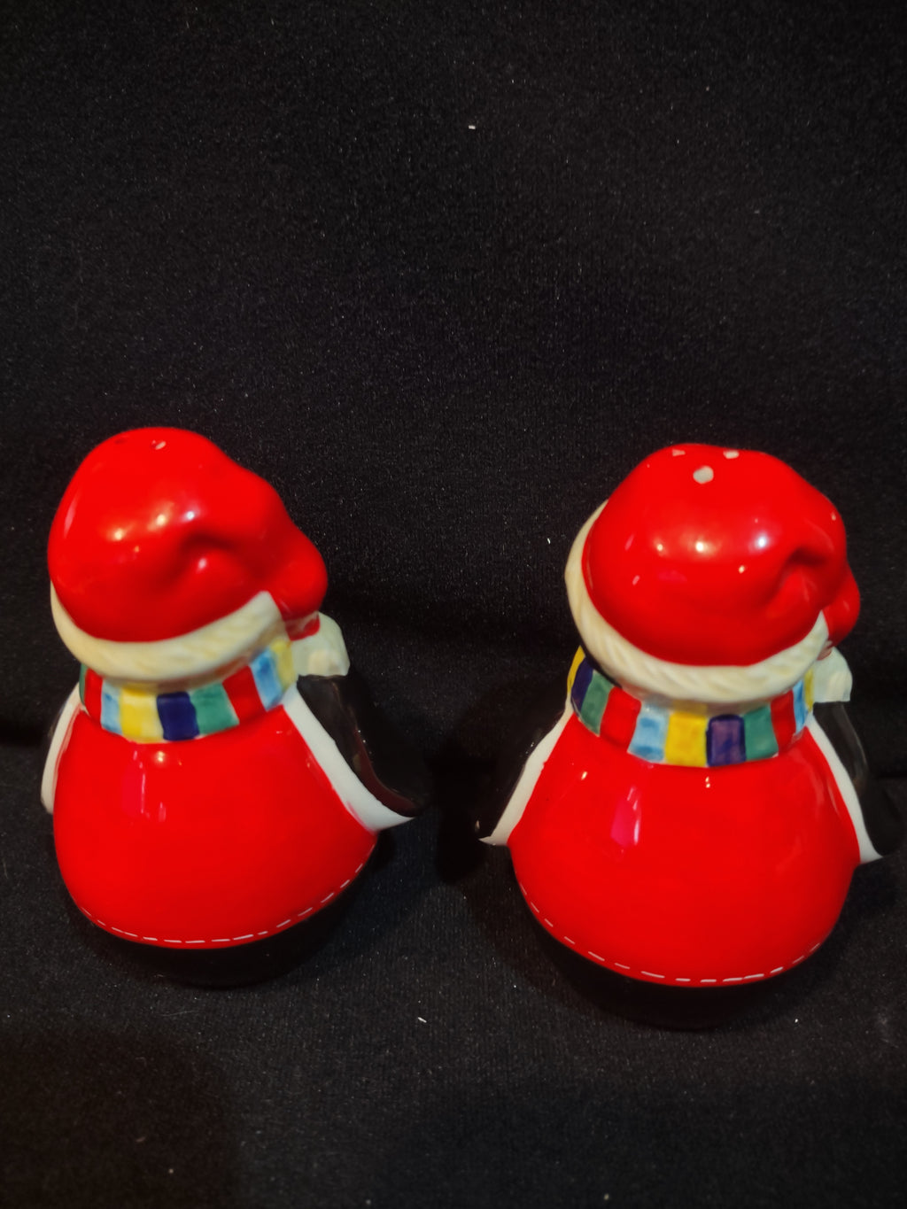 Vintage Christmas Scott's Collectables Penguin Salt Pepper Santa Hat (Lot 4105)