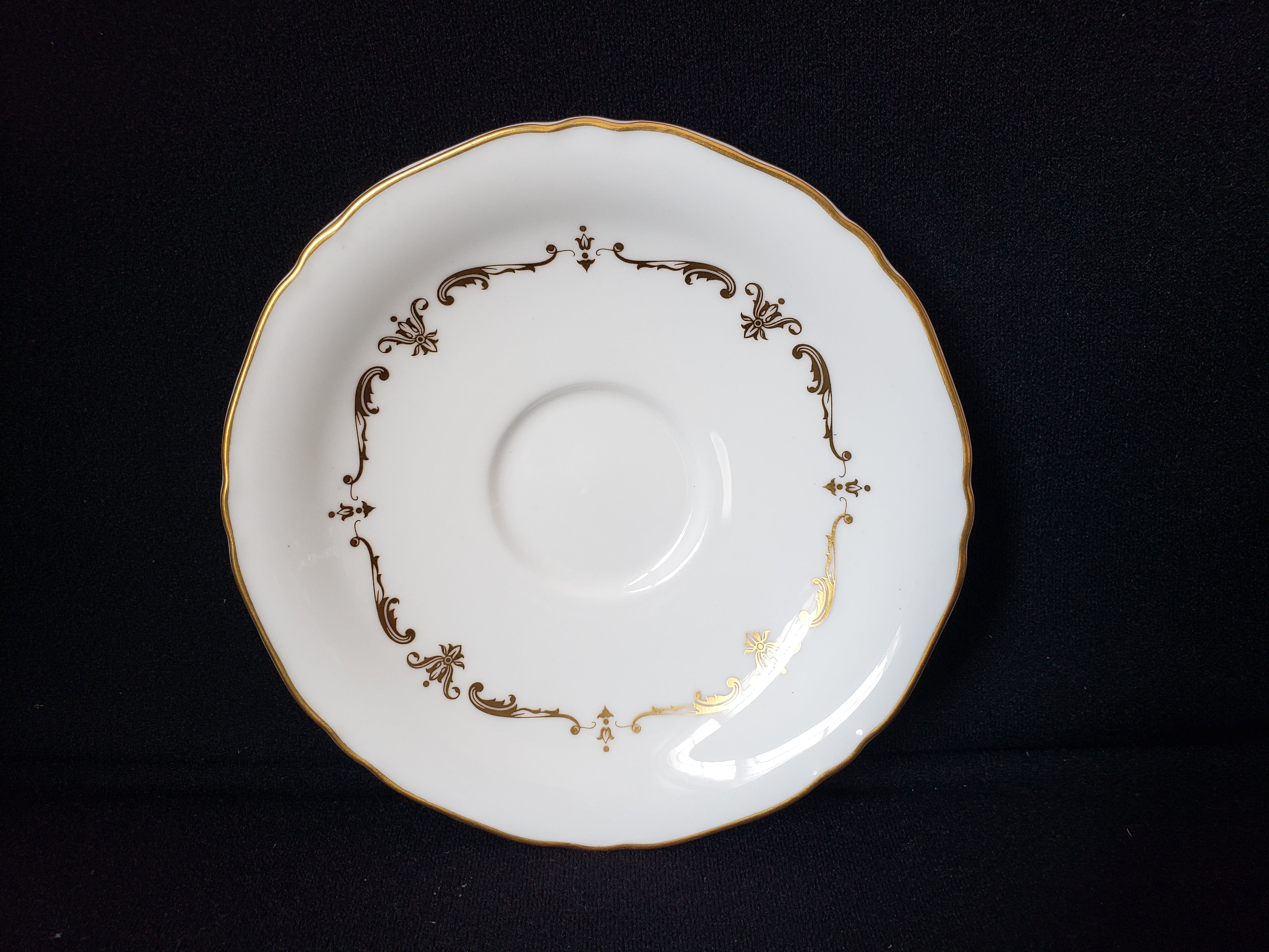 Vintage Royal Worcester Saucer ONLY Gold Chantilly 5-3/4 (lot 2094)