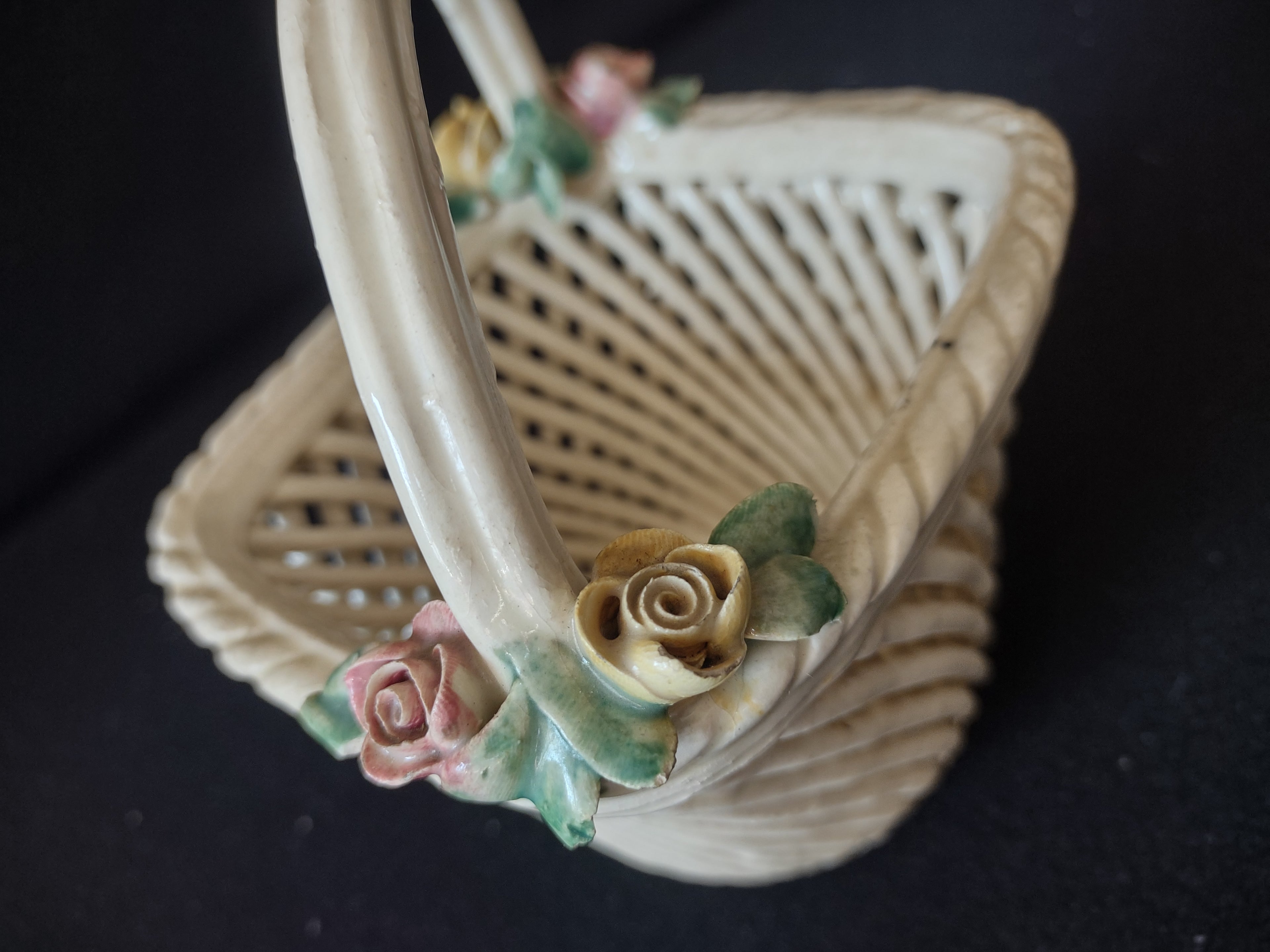 Vintage Ceramic Reticulated Small Basket Roses Made in Italy (lot 5525)