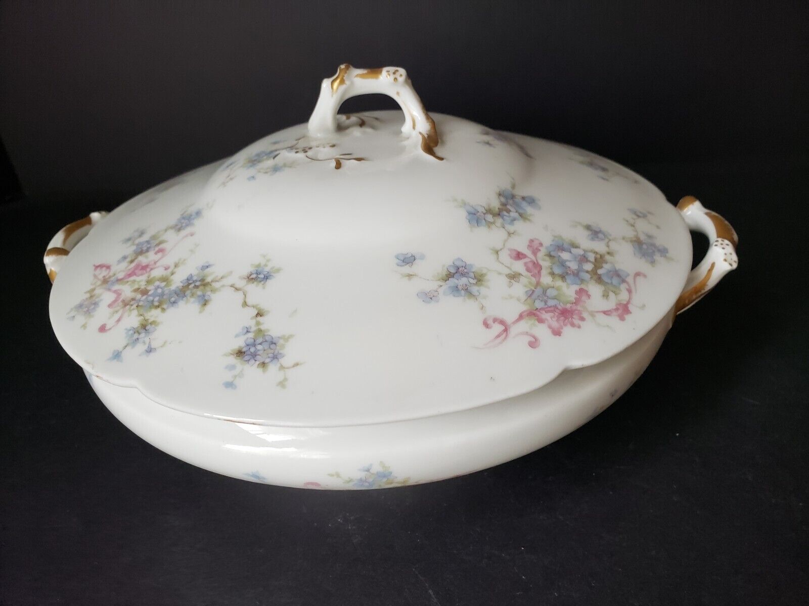 Haviland Limoges France Round Tureen Gold Trim Pink Blue Forget Me Not (lot 572)