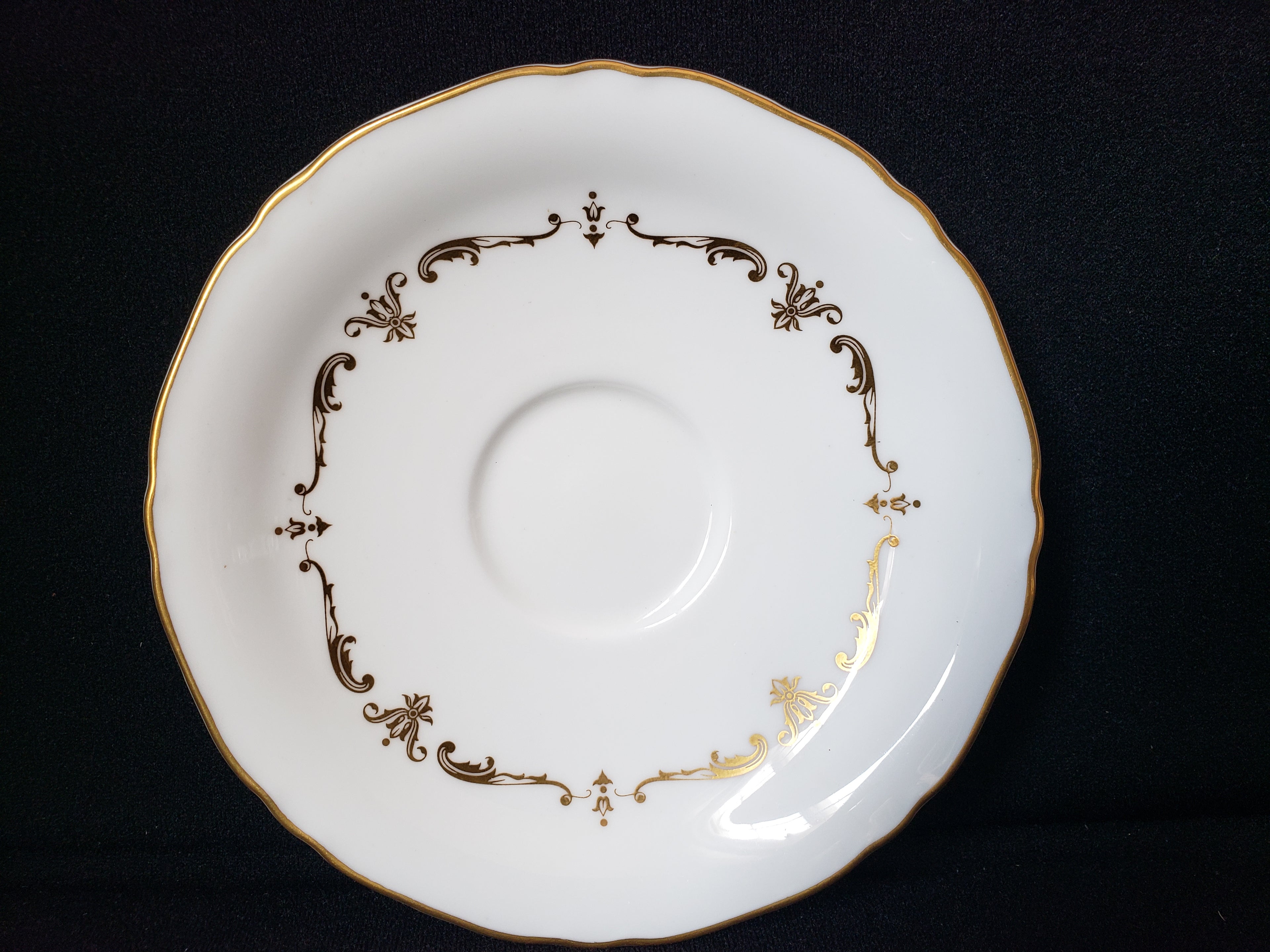 Vintage Royal Worcester Saucer ONLY Gold Chantilly 5-3/4 (lot 2094)