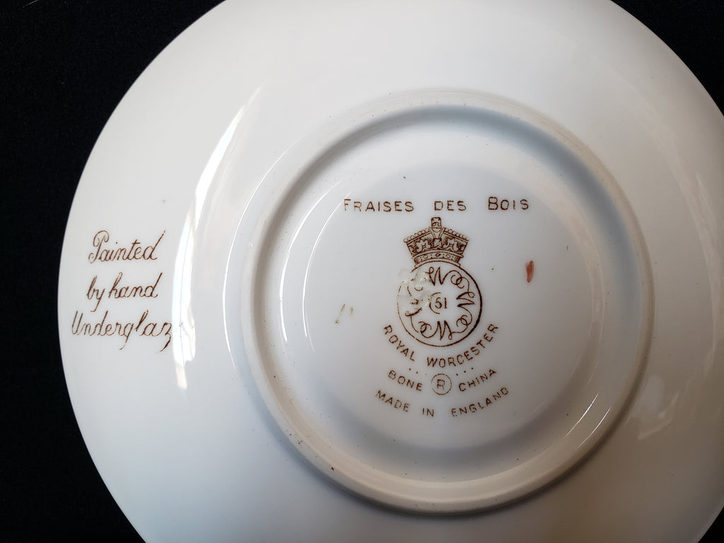 Vintage Royal Worcester Fraises Des Bois Saucer ONLY 5-1/2" (lot 2134)