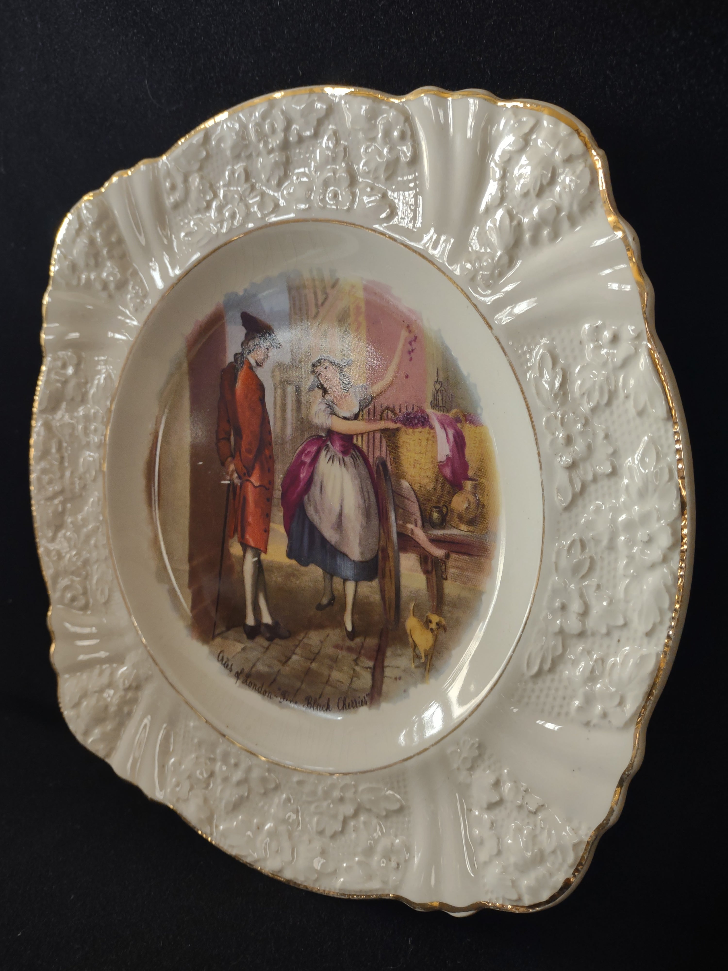 Vintage English Meakin Cries of England Black Cherries Plate (lot 5823)