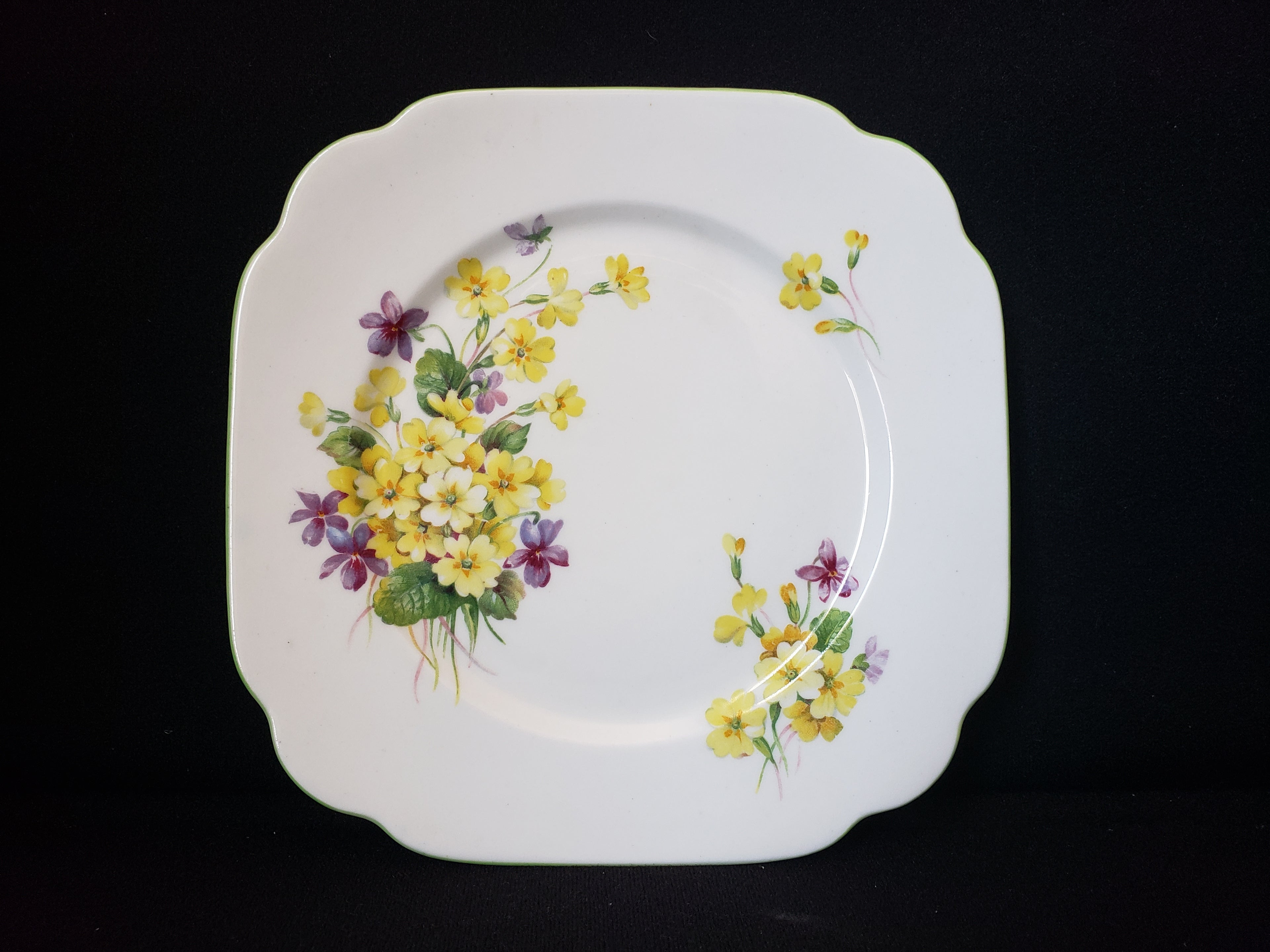 Vintage Royal Albert Primulette Square Dessert Plate 6-3/4" (lot 2029)