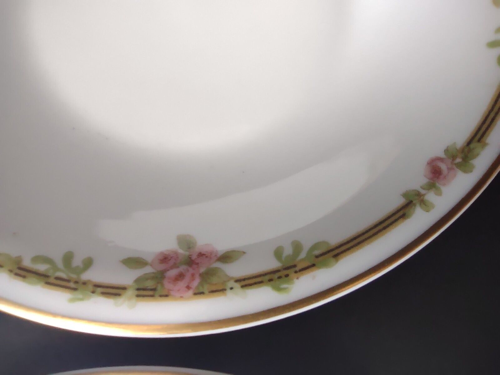 Haviland Limoges Schleiger 625 A Red Rose 6 x Coupe Salad Plate 7-1/2" (lot 537)