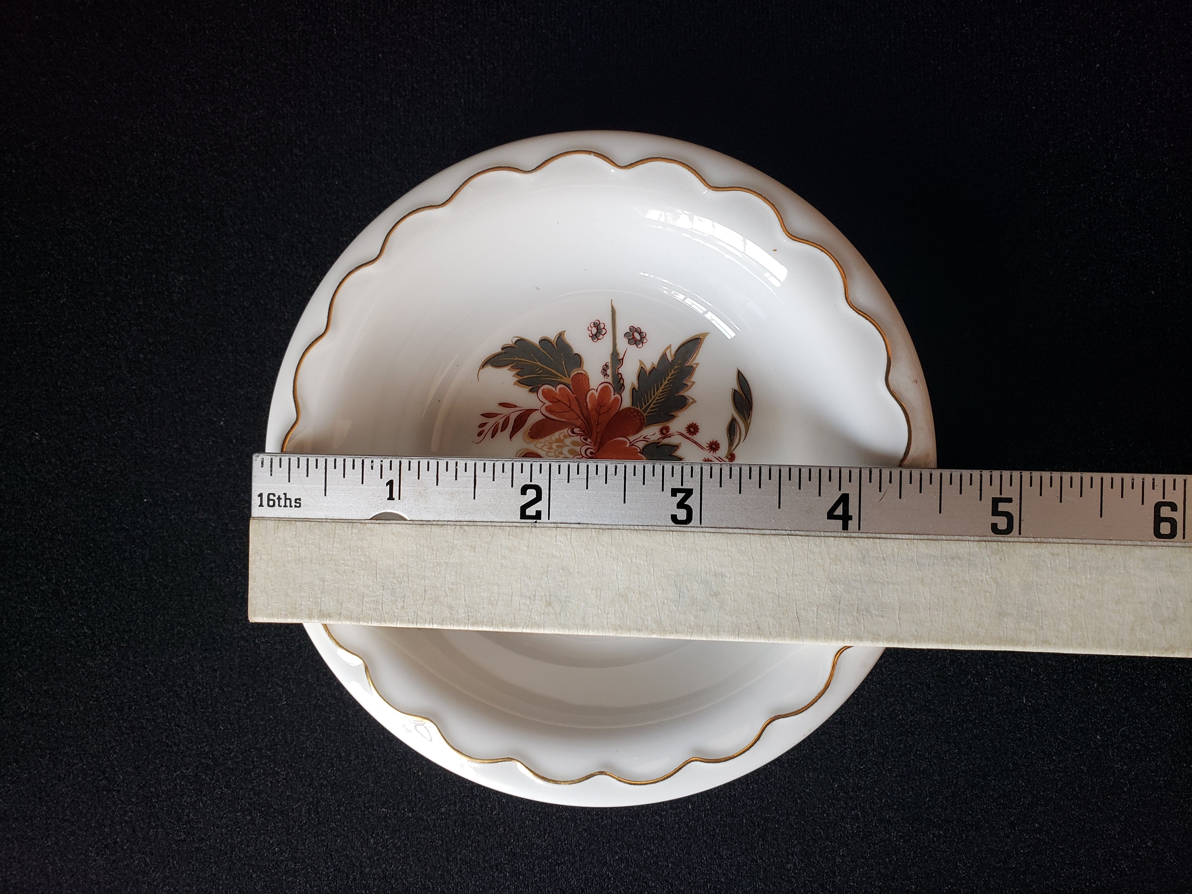 Vintage Royal Worcester Lynbrook" 4-1/2" Small Plate (lot 2054)
