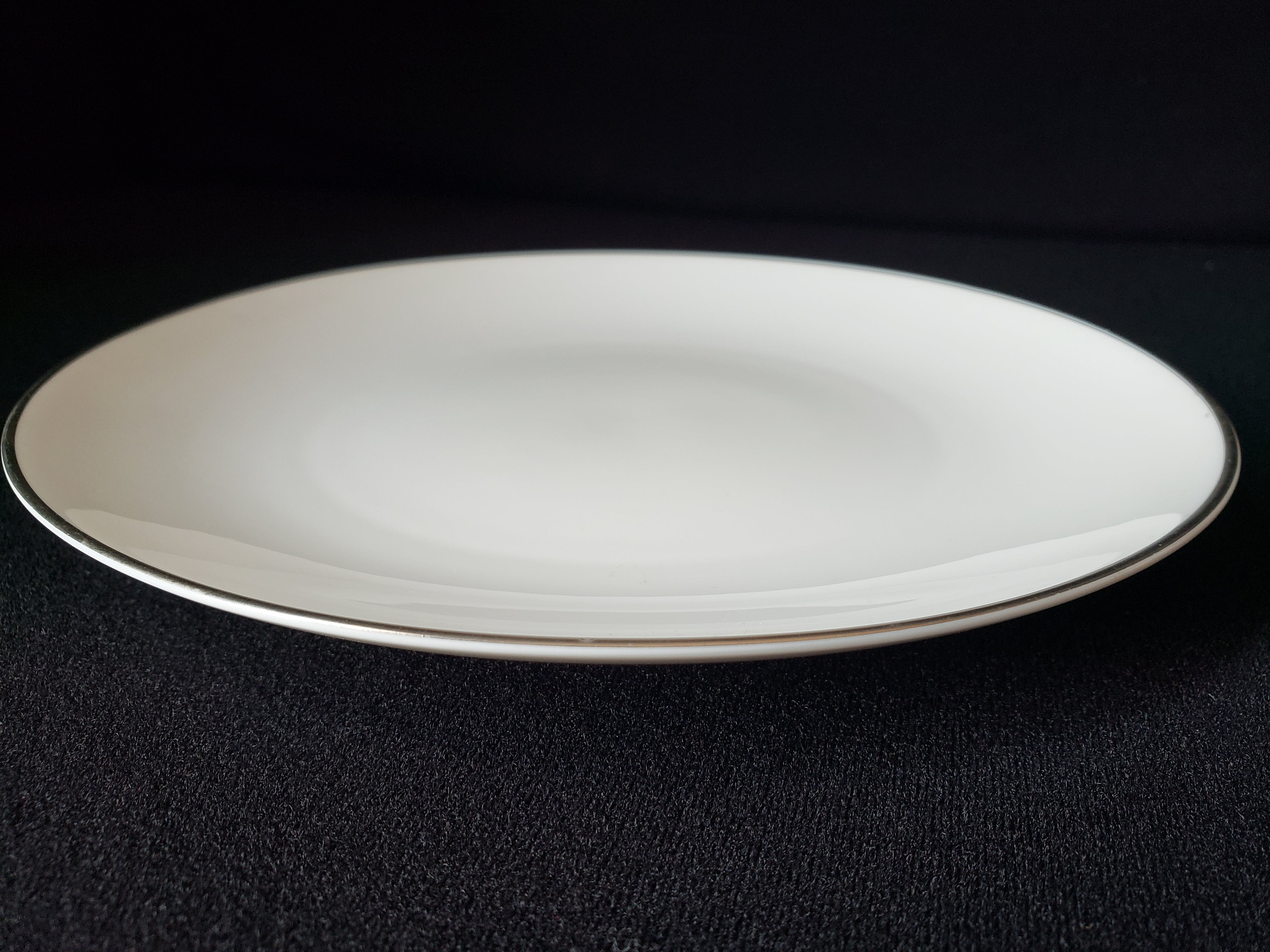 Vintage Royal Worcester White Silver Trim Salad or Luncheon Plate 8" (lot 2112)