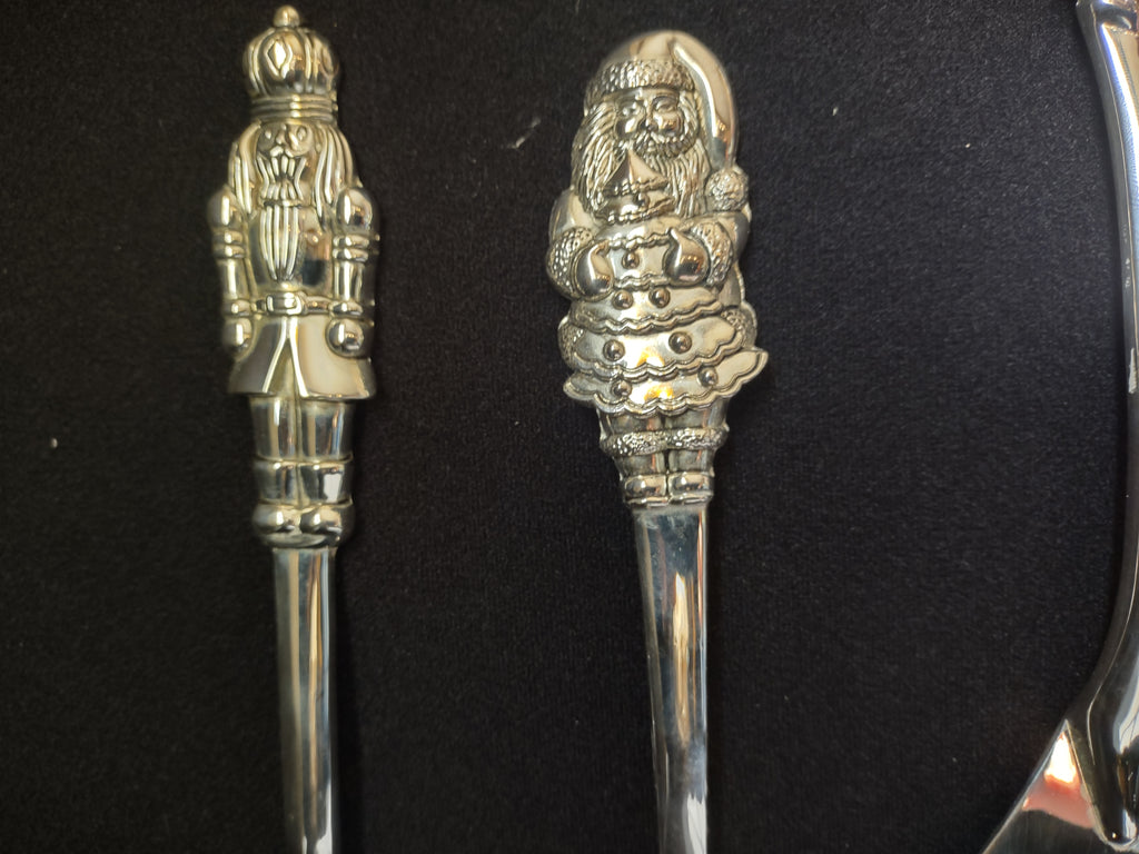 International Silver Christmas Holiday Serving Meat Fork Spoon Server (lot 1675)