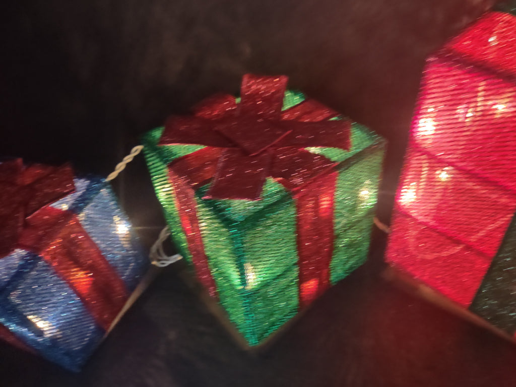 Christmas Tinsel Set of Light Up Present Gift Boxes (lot 1371)