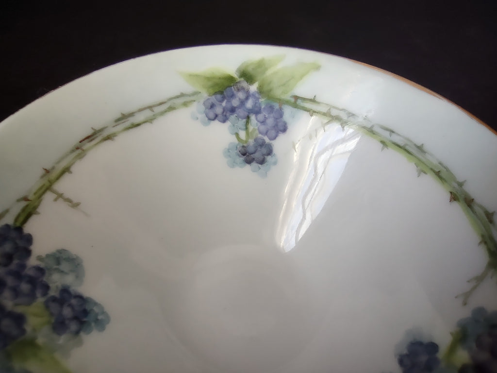 French Cottage Chic Set of 3 Dessert Footed Bowls Blue Berry Design (lot 1095)