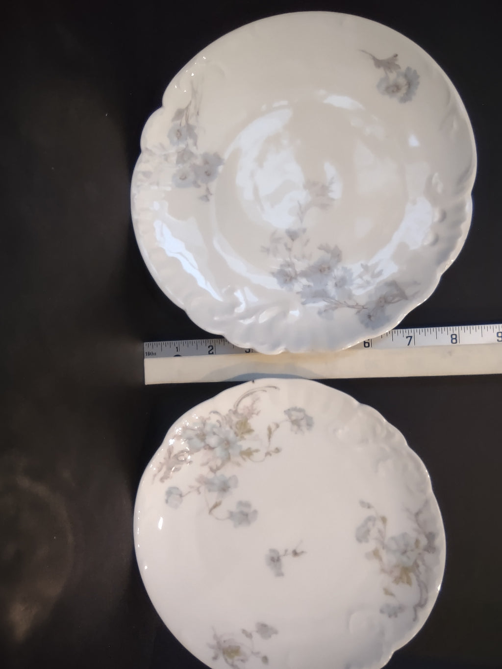A L Limoges Set Luncheon & Dessert Plate Blue Daisy Flower (lot 1086)