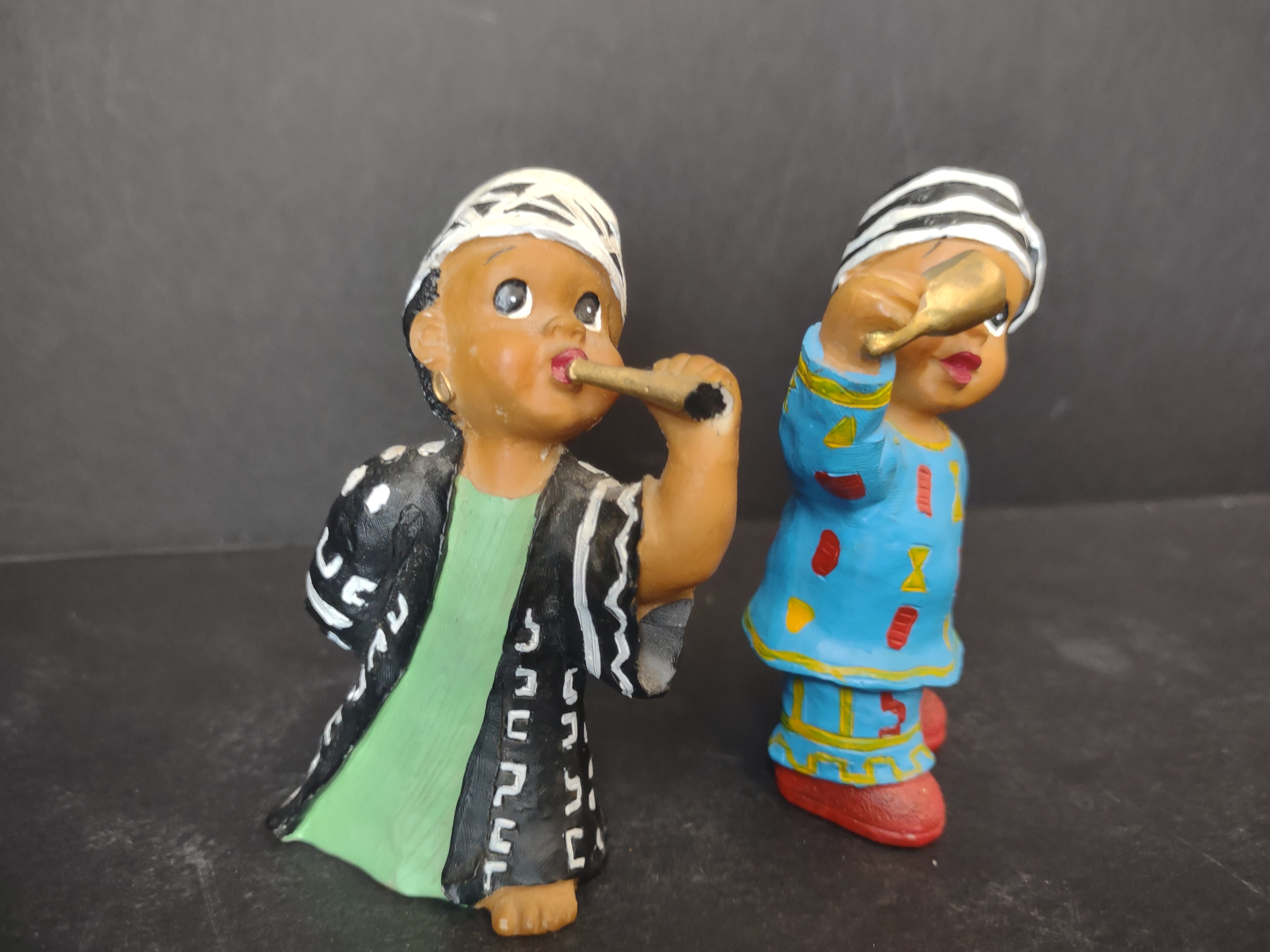 Vintage Black African Small Figurine Musical 3-1/2" (lot 3086)