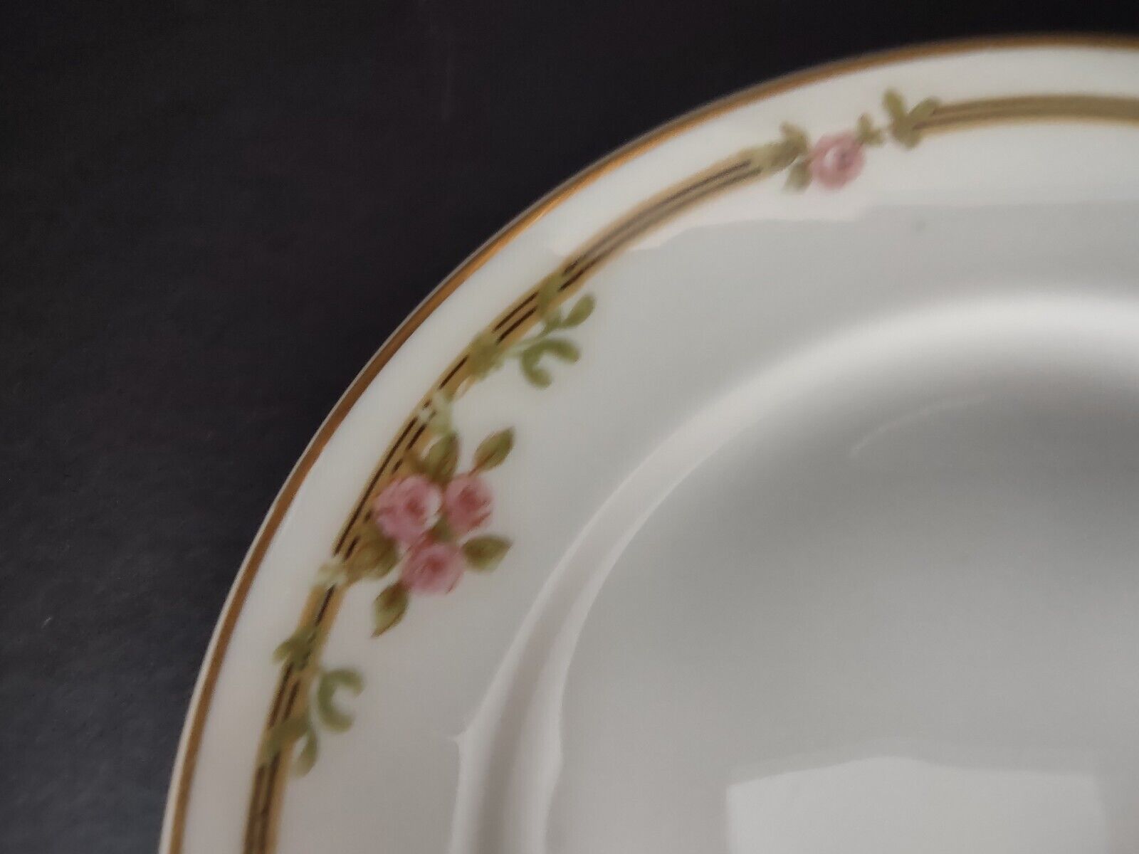 Haviland Limoges Schleiger 625 A Red Rose 2 x Dessert Plate 6-1/4" (lot 539