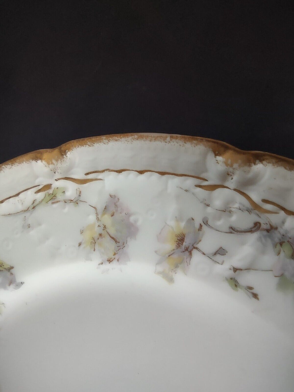 Haviland Limoges Raised Double Gold Trim Dinner Plate (lot 629)