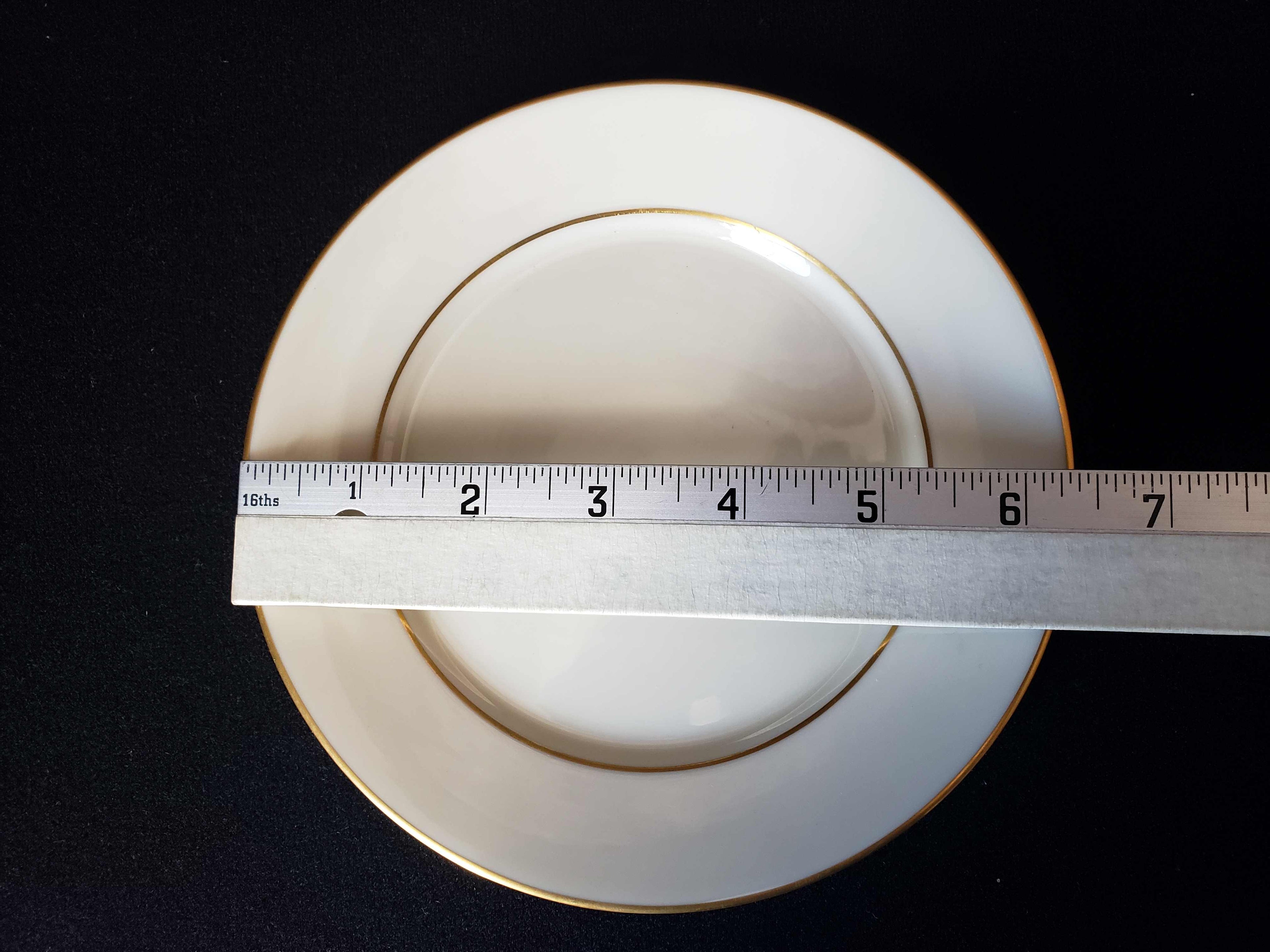 Vintage Lenox Hayworth Bread or Plate Golden Wreath Stamp 6-1/2" (lot 1998)
