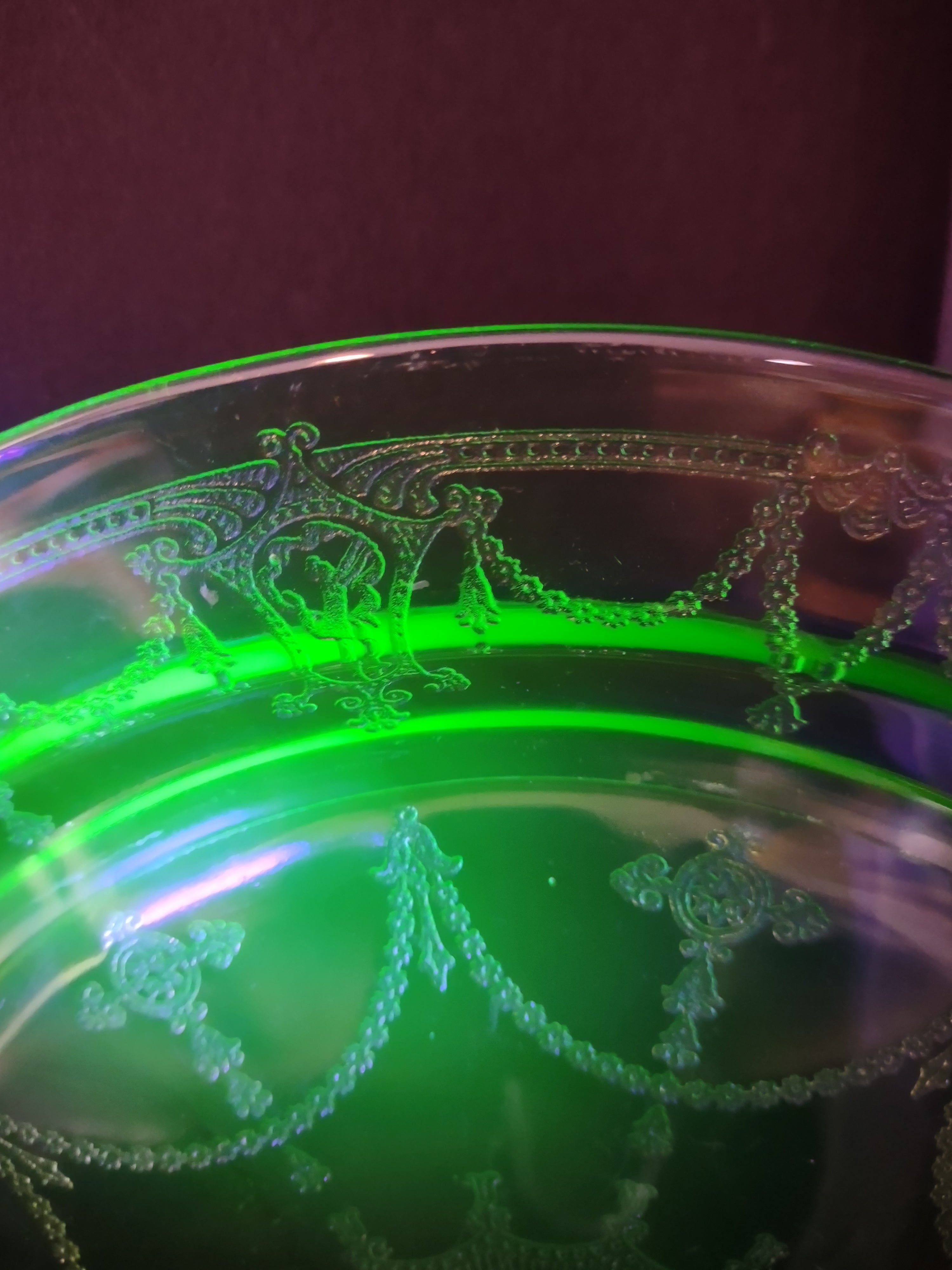 Vintage Green Vaseline Glass Ballerina Cameo Platter 10-1/2" (lot 2751)