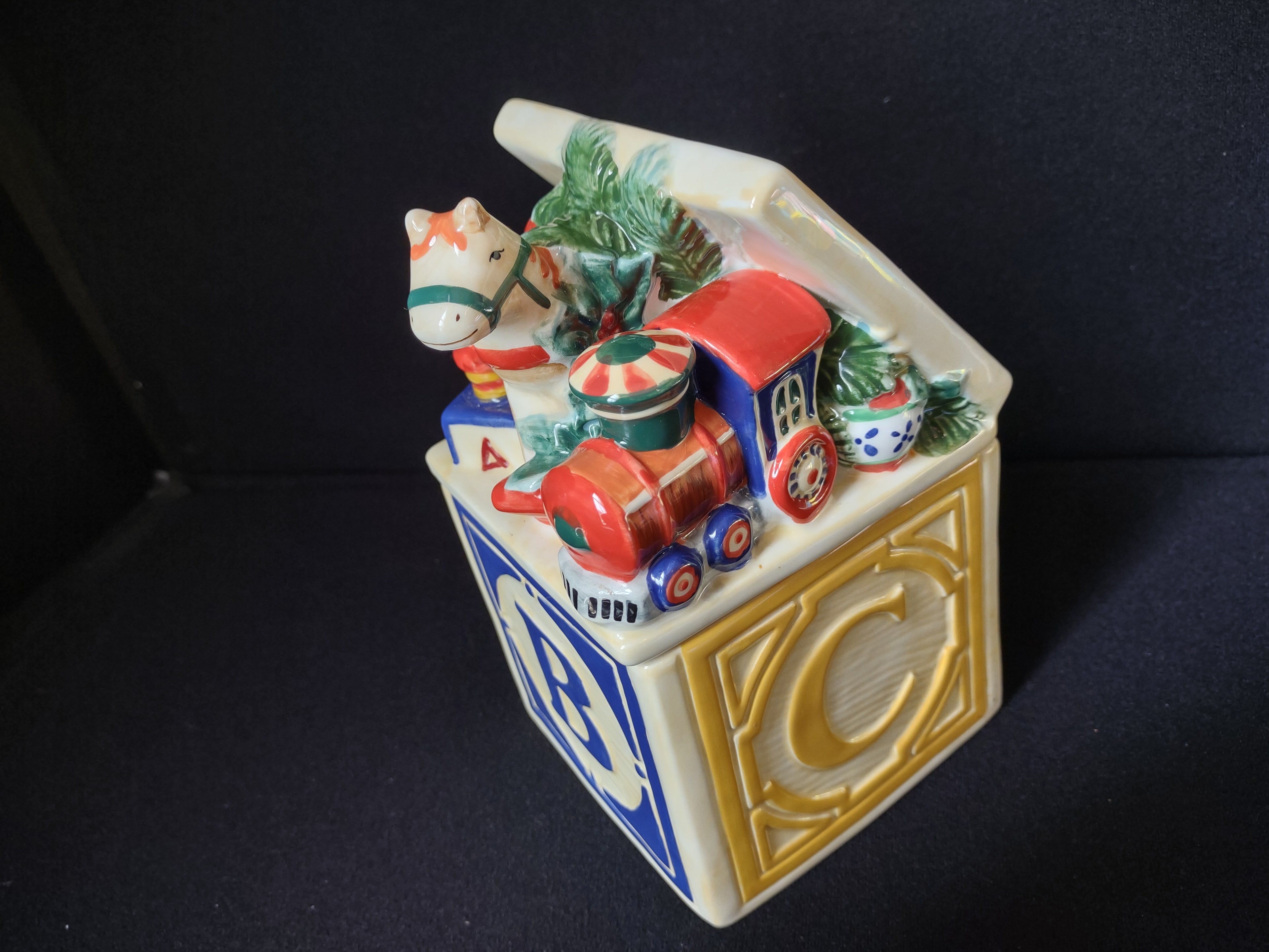 Christmas Pfaltzgraff ABC Block Candy Dish (lot 1518)