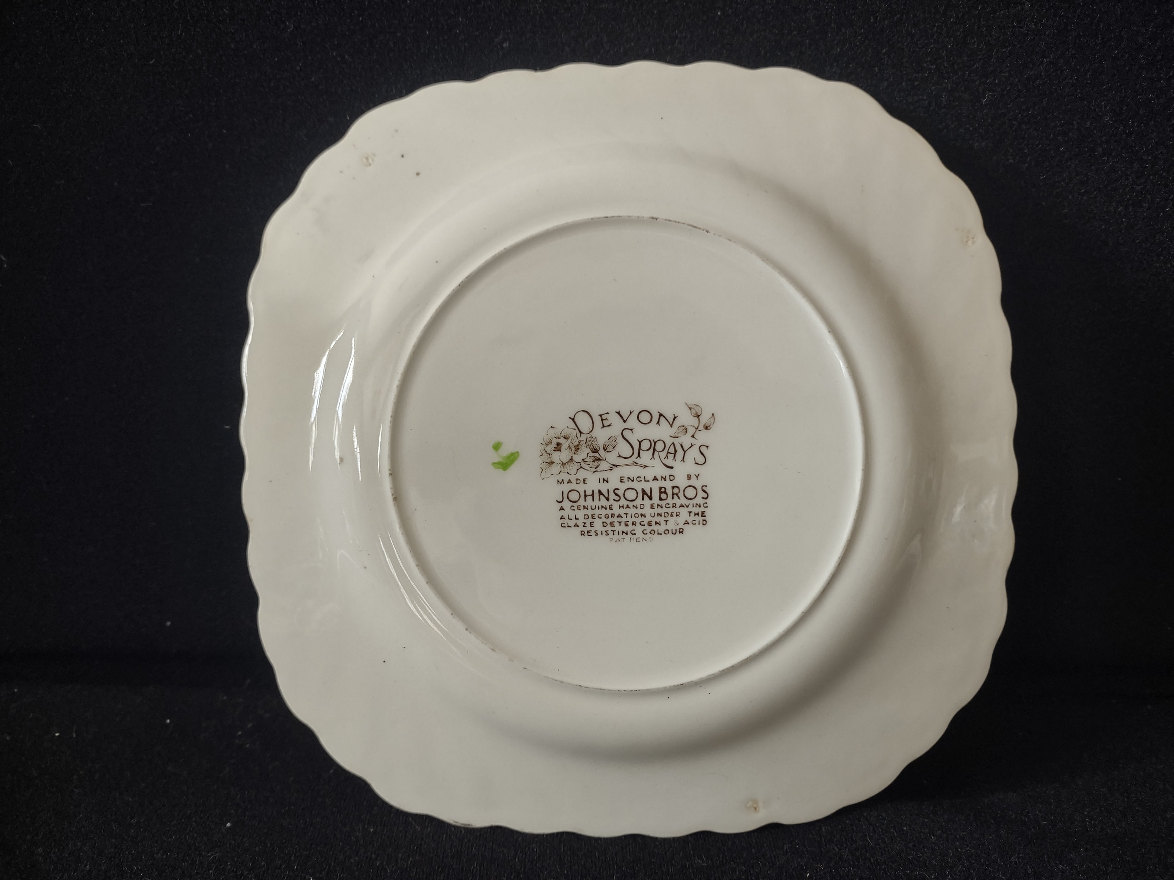 Vintage Johnson Bros England Ironstone Devon Sprays Square Plate (lot 5598)