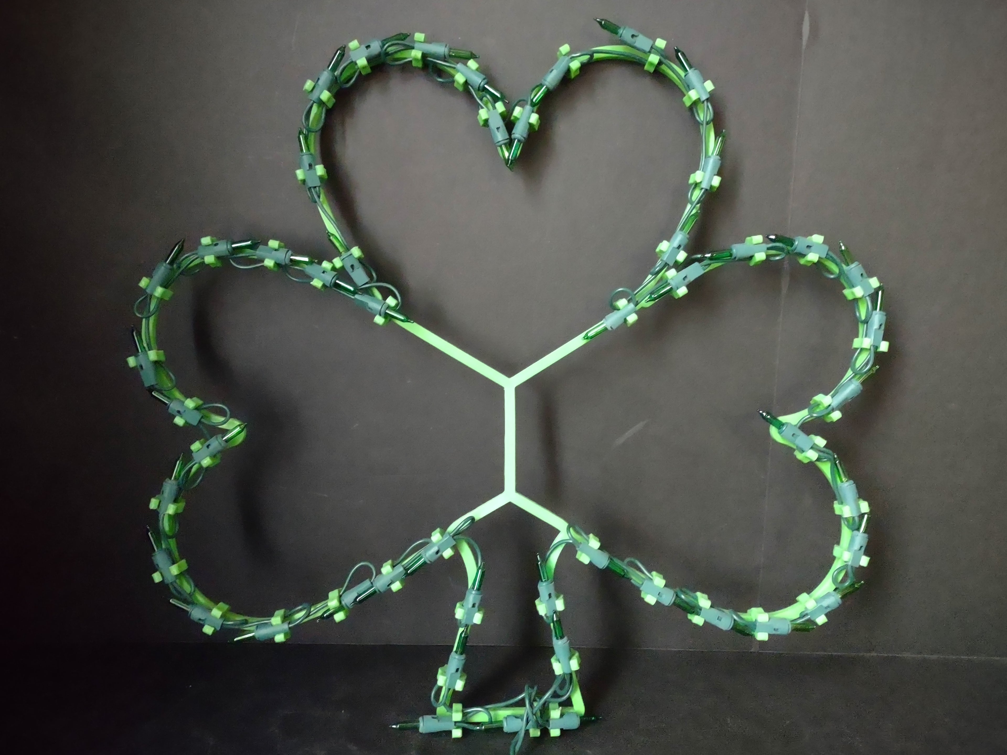 Vintage Kurt Adler Shamrock Sculpture Light Up Window Tabletop (lot 3390)