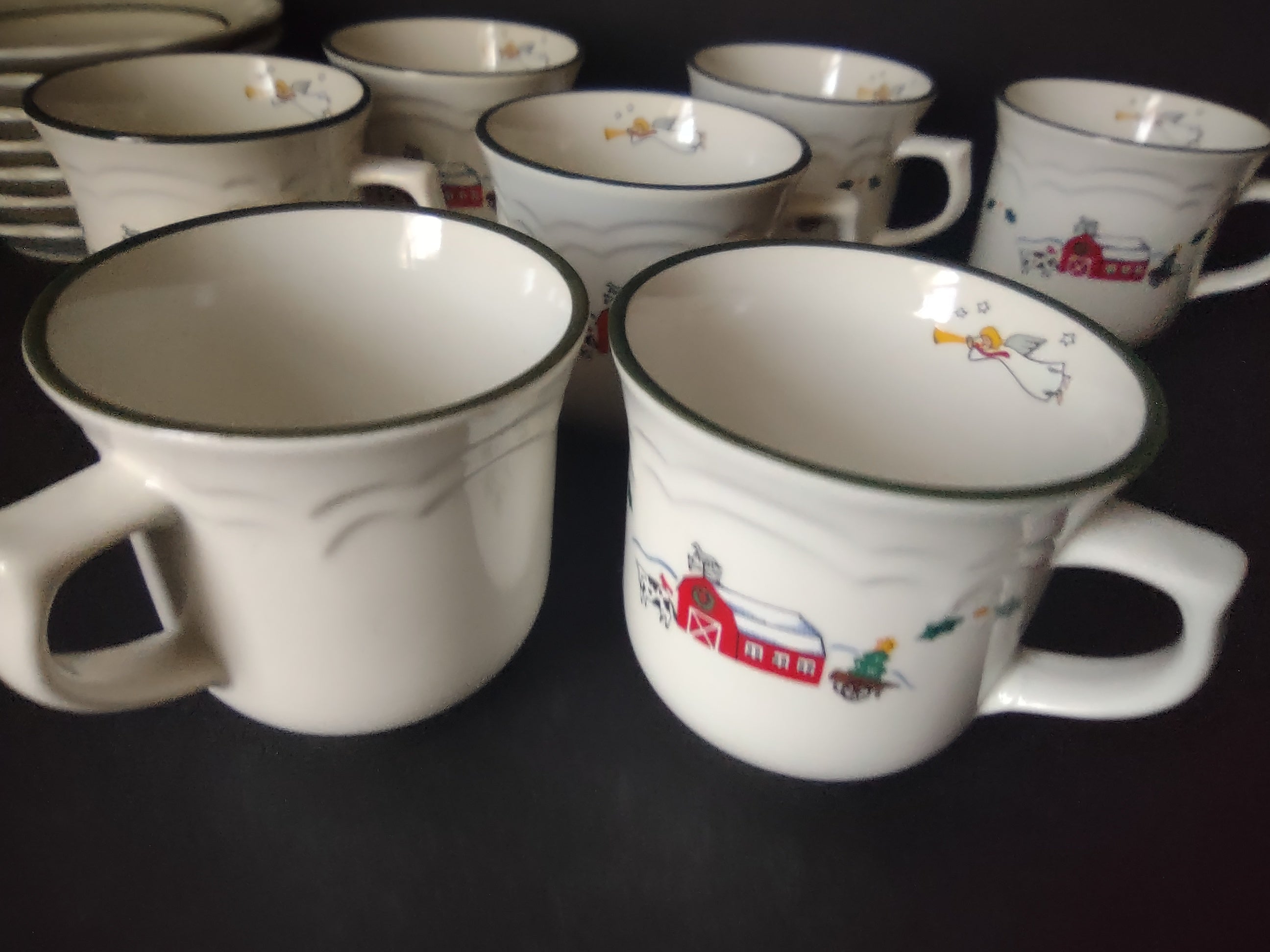 Pfaltzgraff Christmas Snow Village 7 x Coffee Cup Mug Saucer (lot 1161)