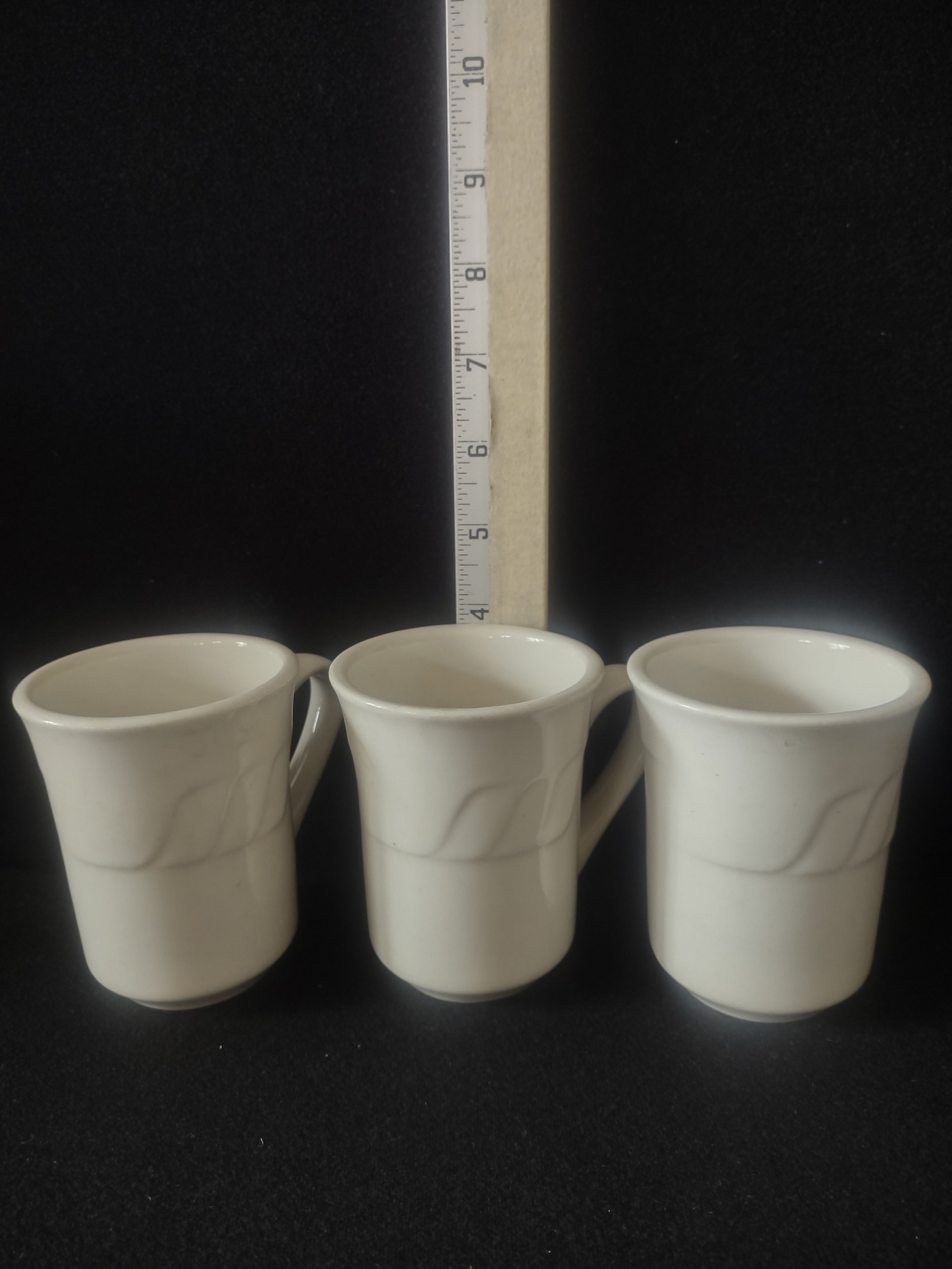 Vertex China Restaurant Ware Embossed Ryan Mug Sausalito Collection (Lot 5299)