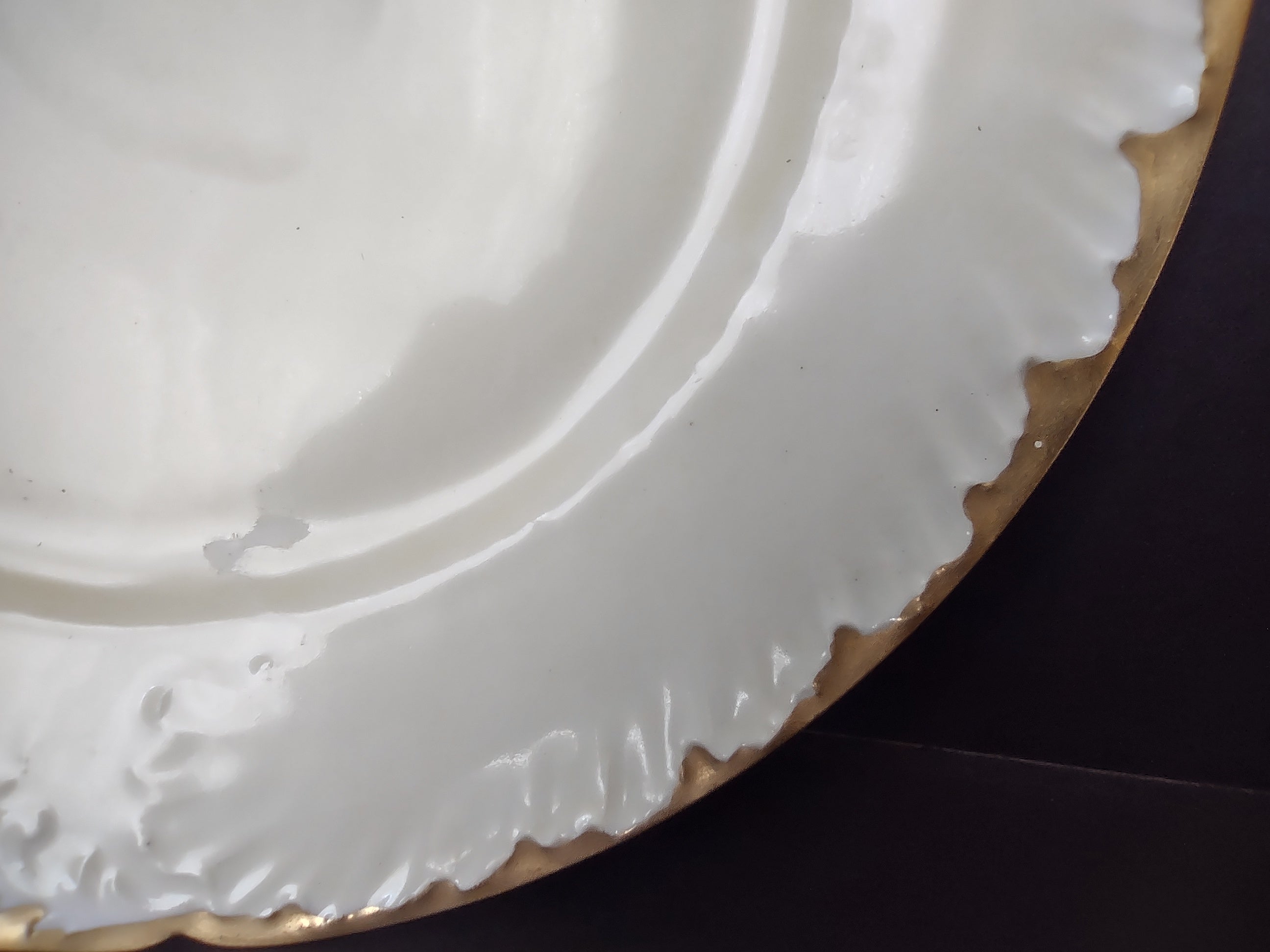 Wm. Guerin Limoges Dinner Plate Gold Trim French Chick Monogramm S (lot 986)