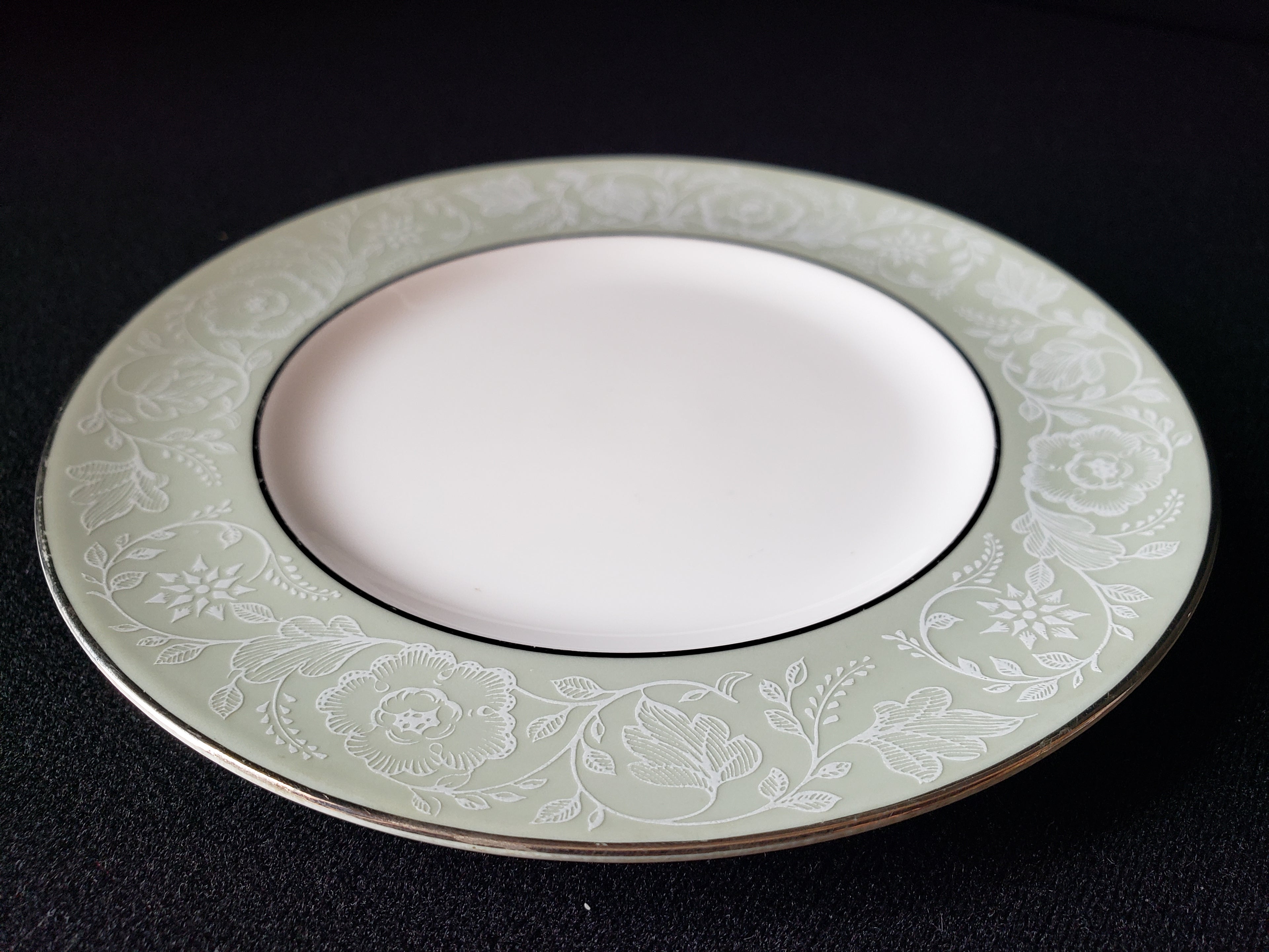 Vintage Royal Worcester Mirage Bread or Dessert Plate 6" (lot 2106)