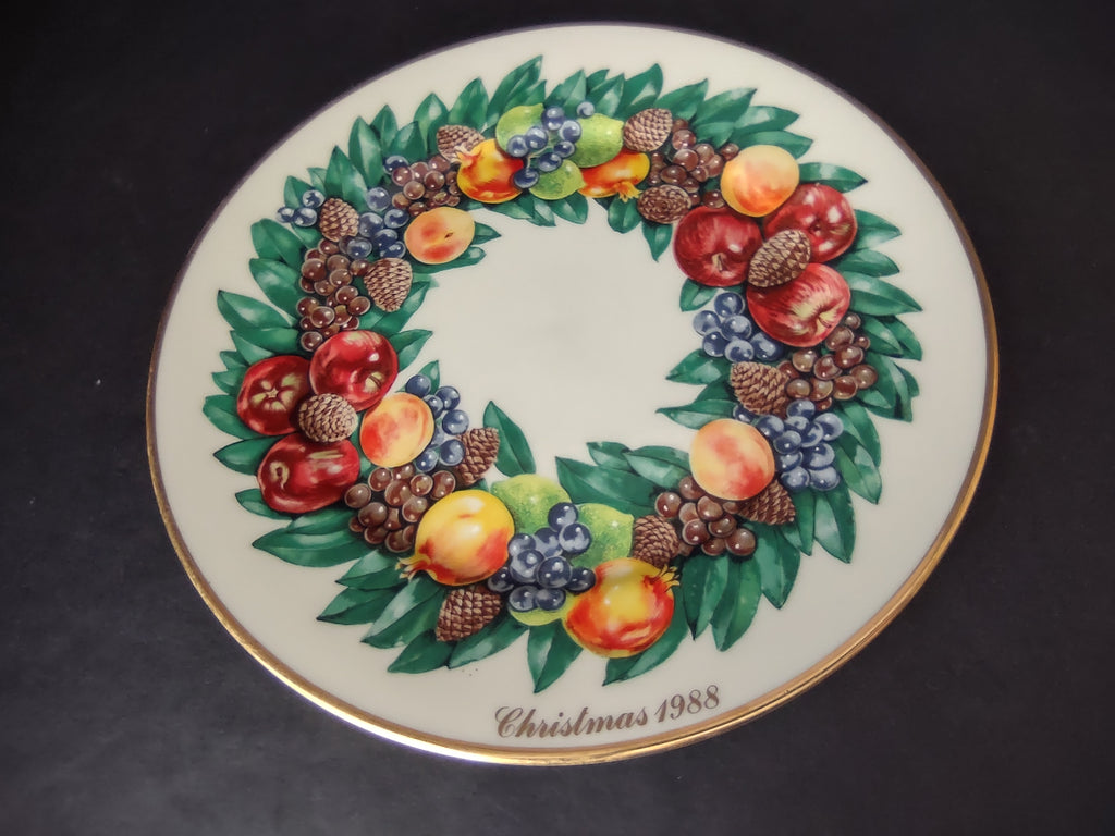 Lenox 1988 Delaware Colony Colonial Christmas Wreath Plate (lot 1136)