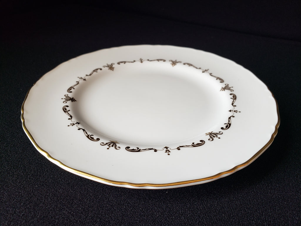 Vintage Royal Worcester Dessert or Luncheon Plate Gold Chantilly 8" (lot 2095)