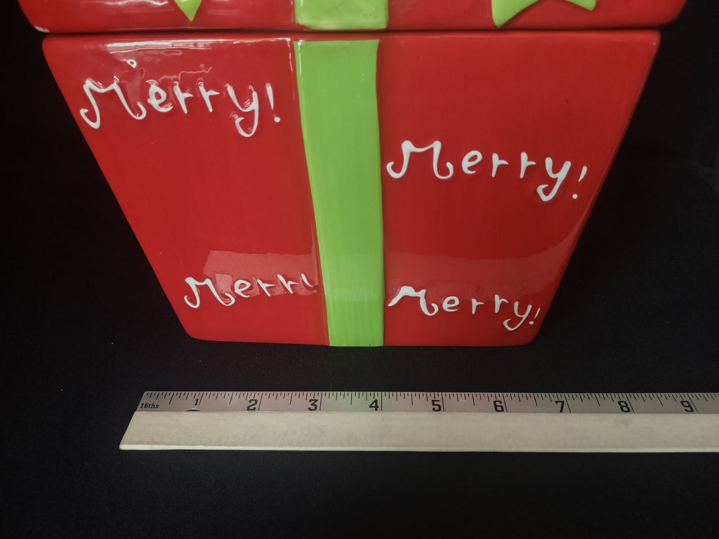 Christmas Gift Box Cookie Jar (lot 1713)