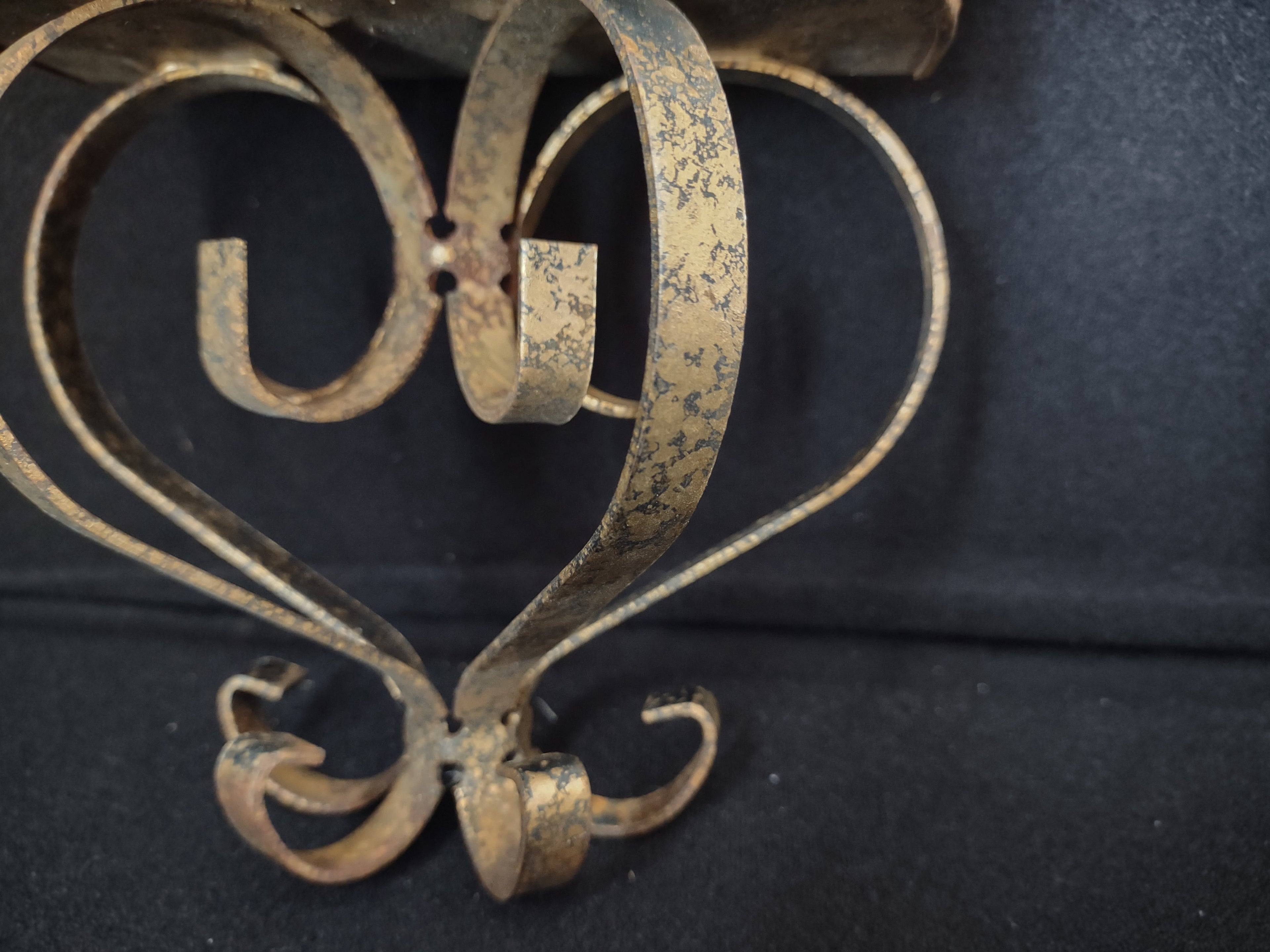 Gold Metal Wall Hanging Pocket Planter Home Interiors x 2 Some RUST (lot 2519c)