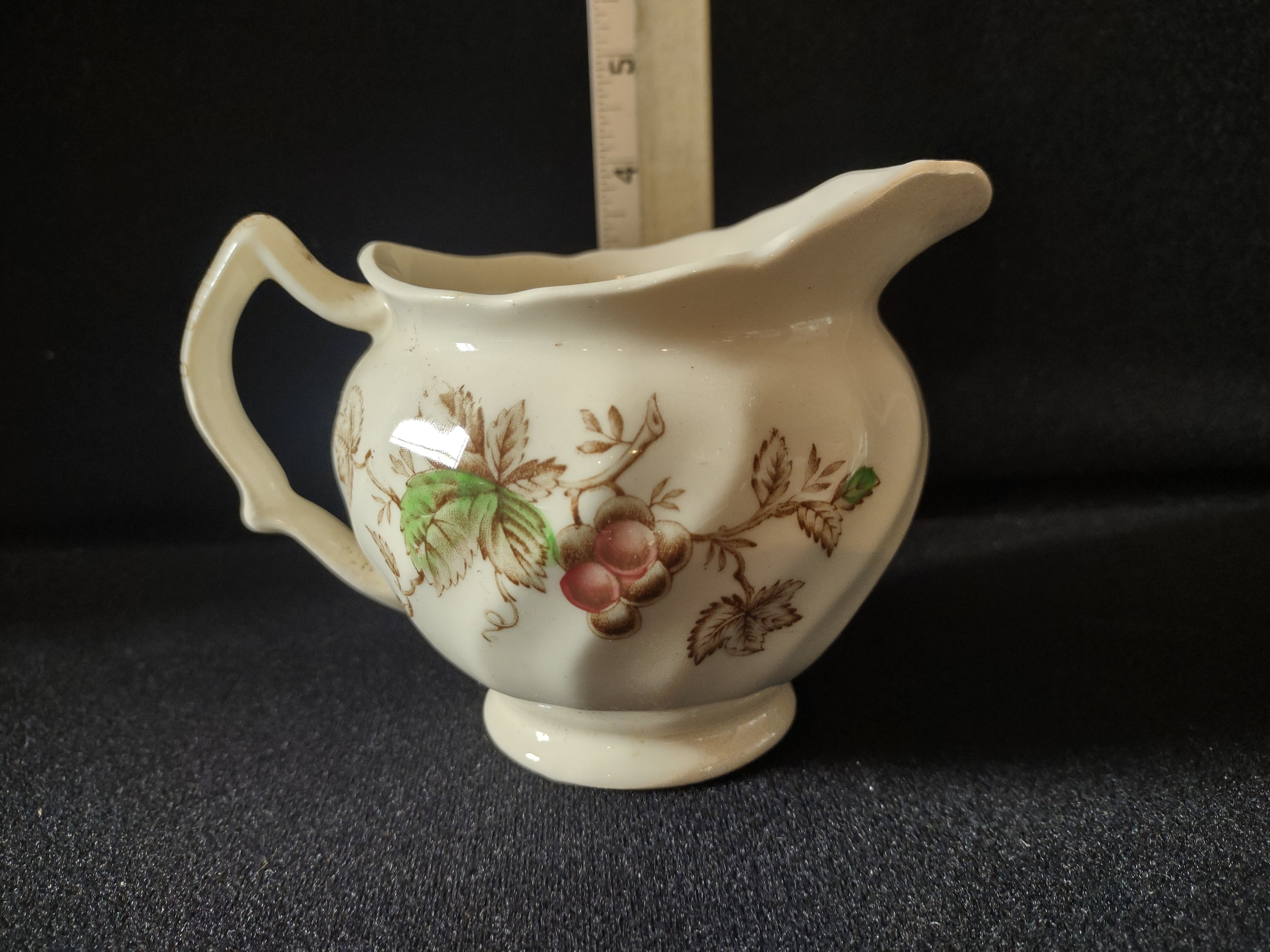 Vintage Johnson Bros Harvest Time Ironstone England Creamer (lot 5626)
