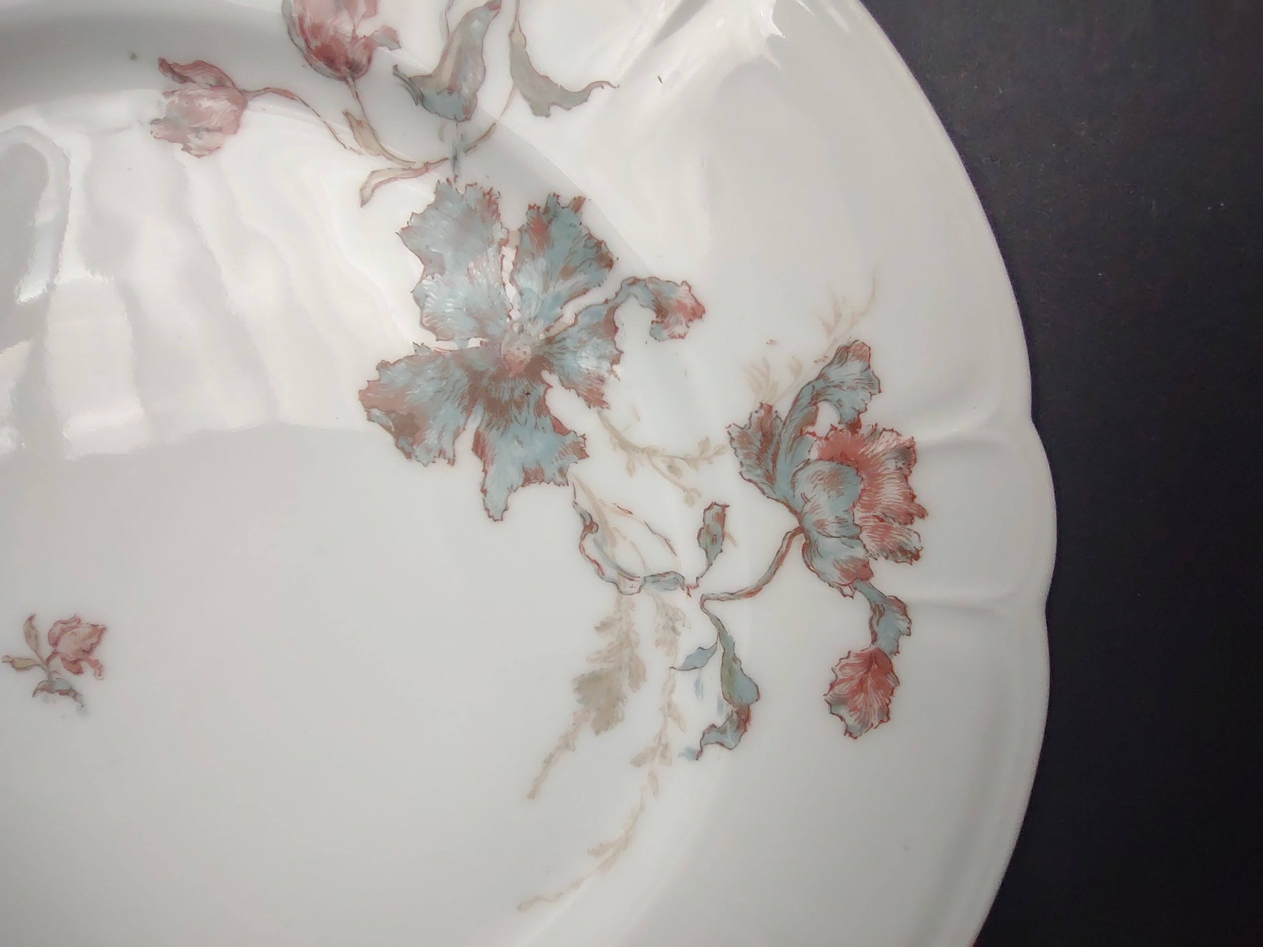 Antique 1889 Haviland Limoges Blue Red Flower Luncheon Plate (lot 949)