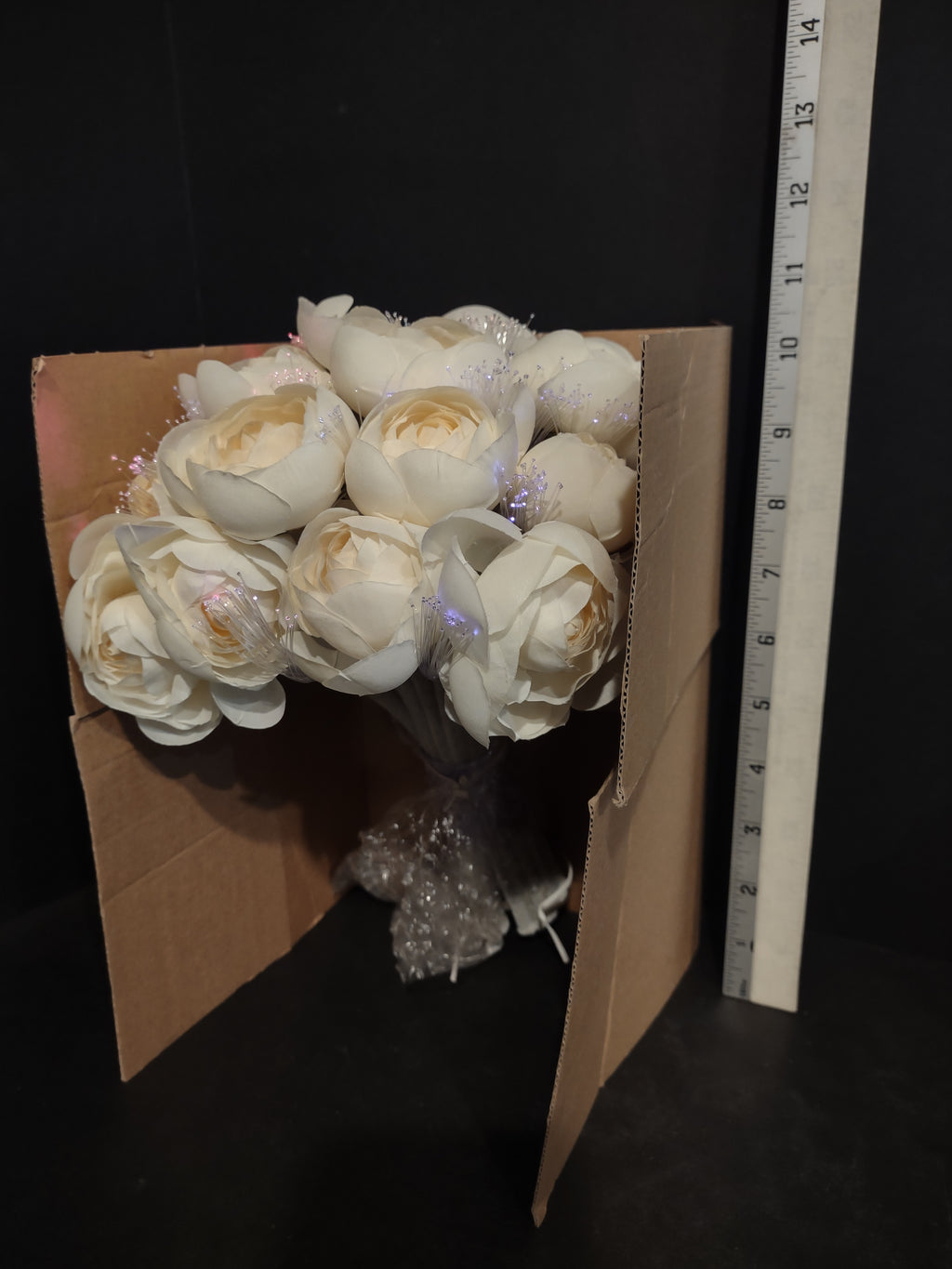Avon Valentine's Day Fiber Optic Bouquet Flowers White Ranunculus (lot 2553j)